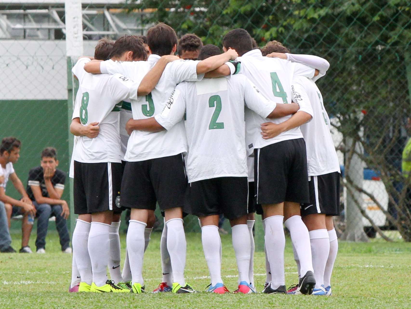 Sub-17 embarca esta semana para It�lia