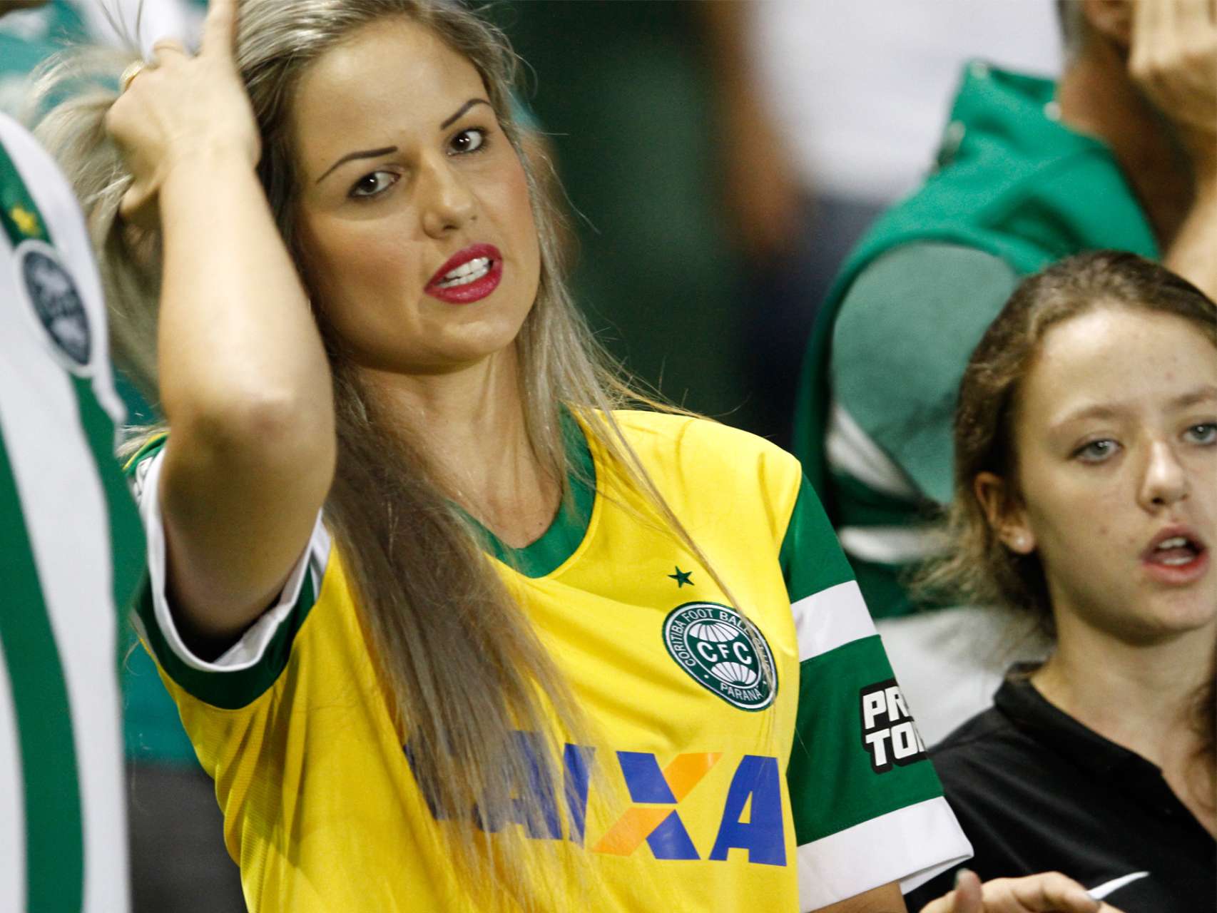 Parab�ns, mulheres coxas- brancas!