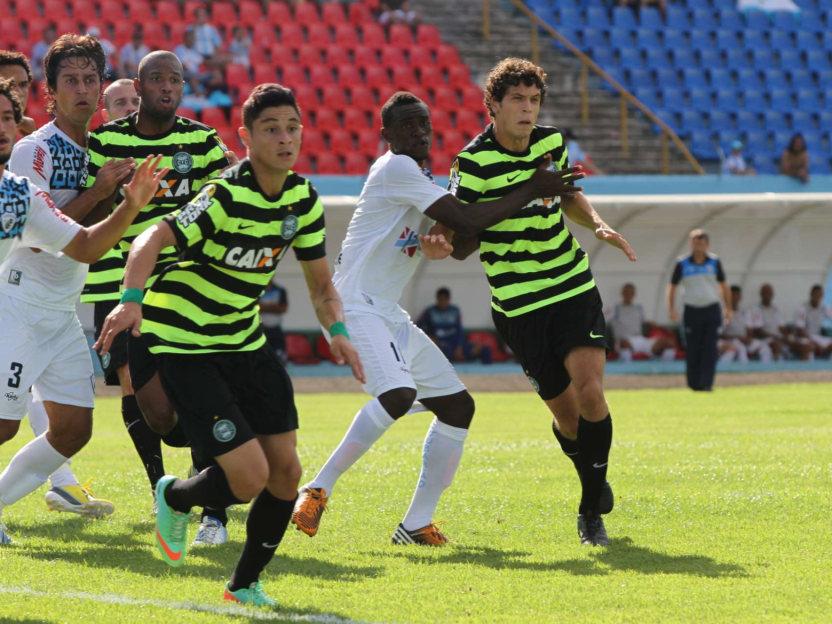 Coxa inicia negocia��o com Joel