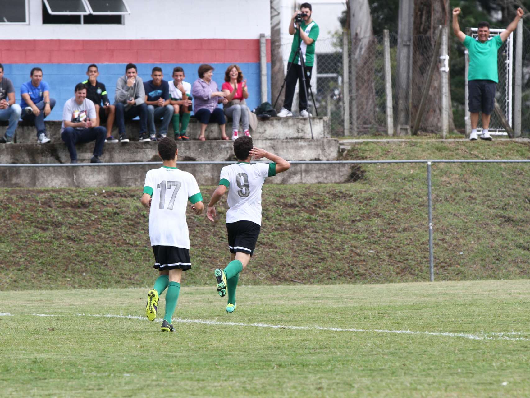 Sub-15 vence o Para-Tiba