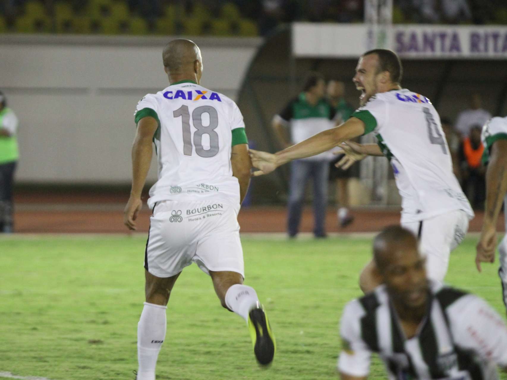 Galeria Coxa: Maring� x CFC