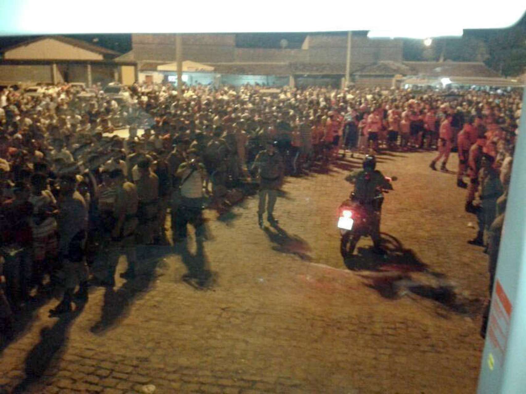 Coxa deixa Sousa aclamado por torcedores locais