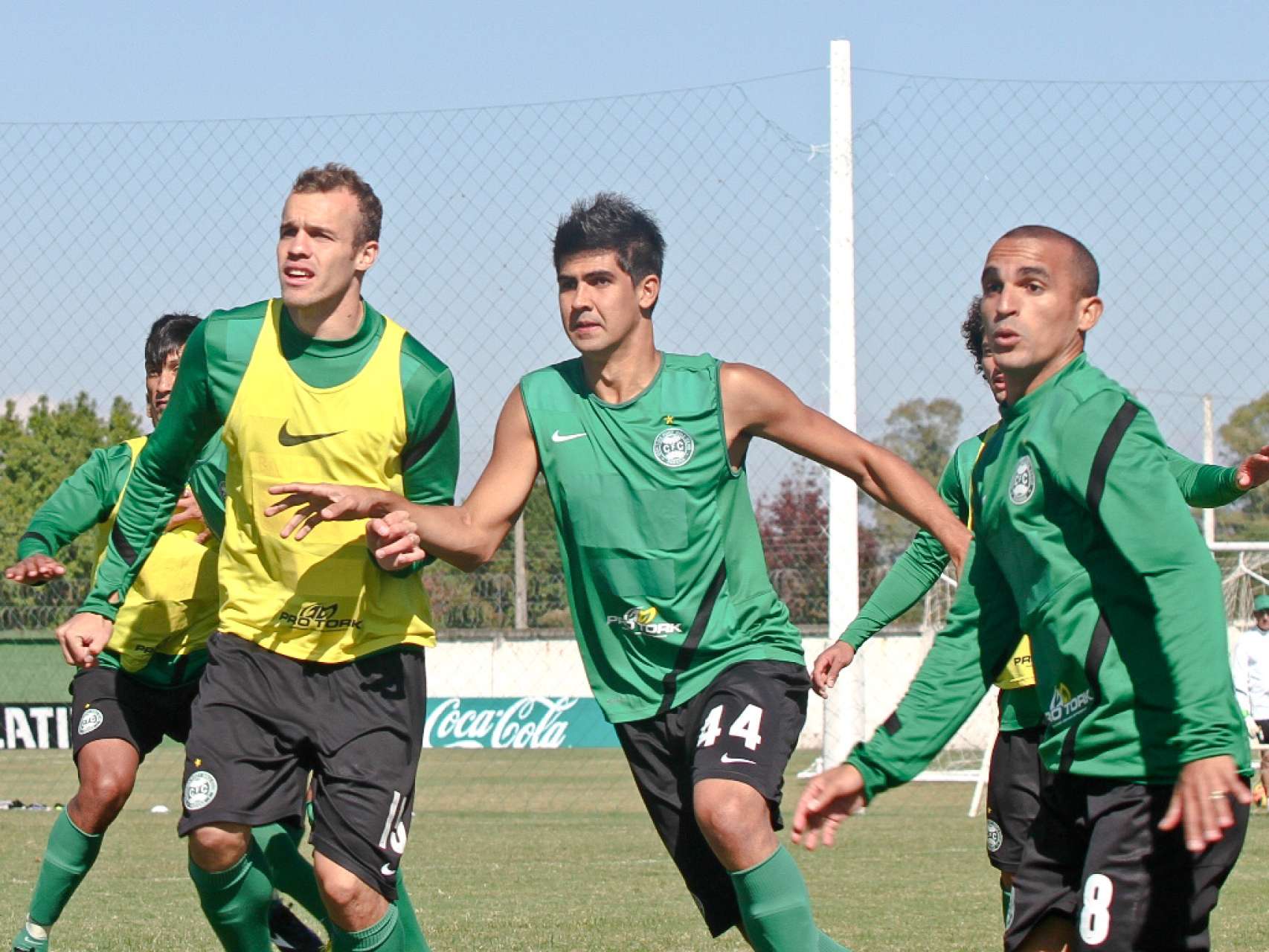 Gil e Leandro Almeida podem jogar Atle-Tiba