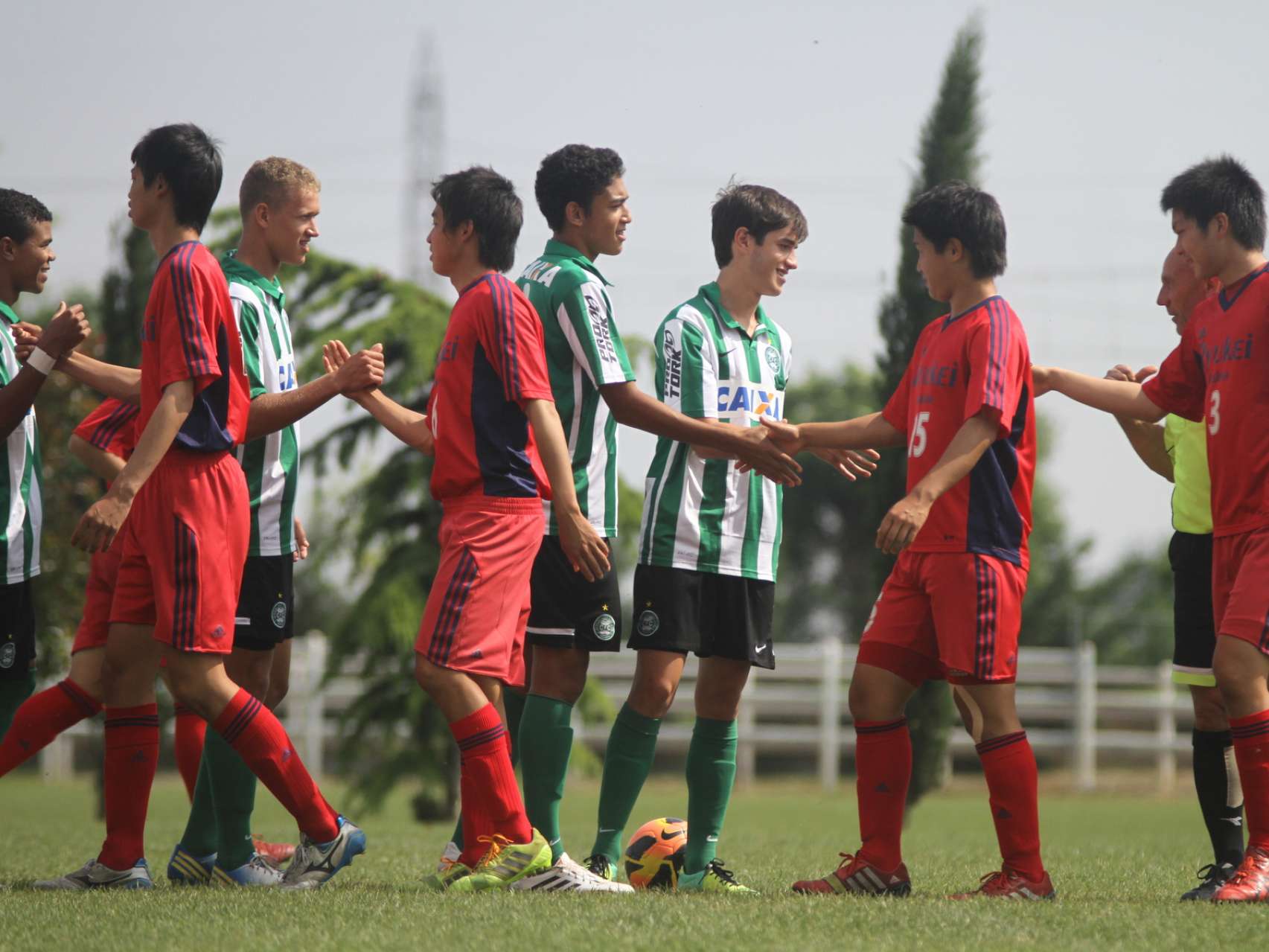 Coxa vence amistoso na It�lia