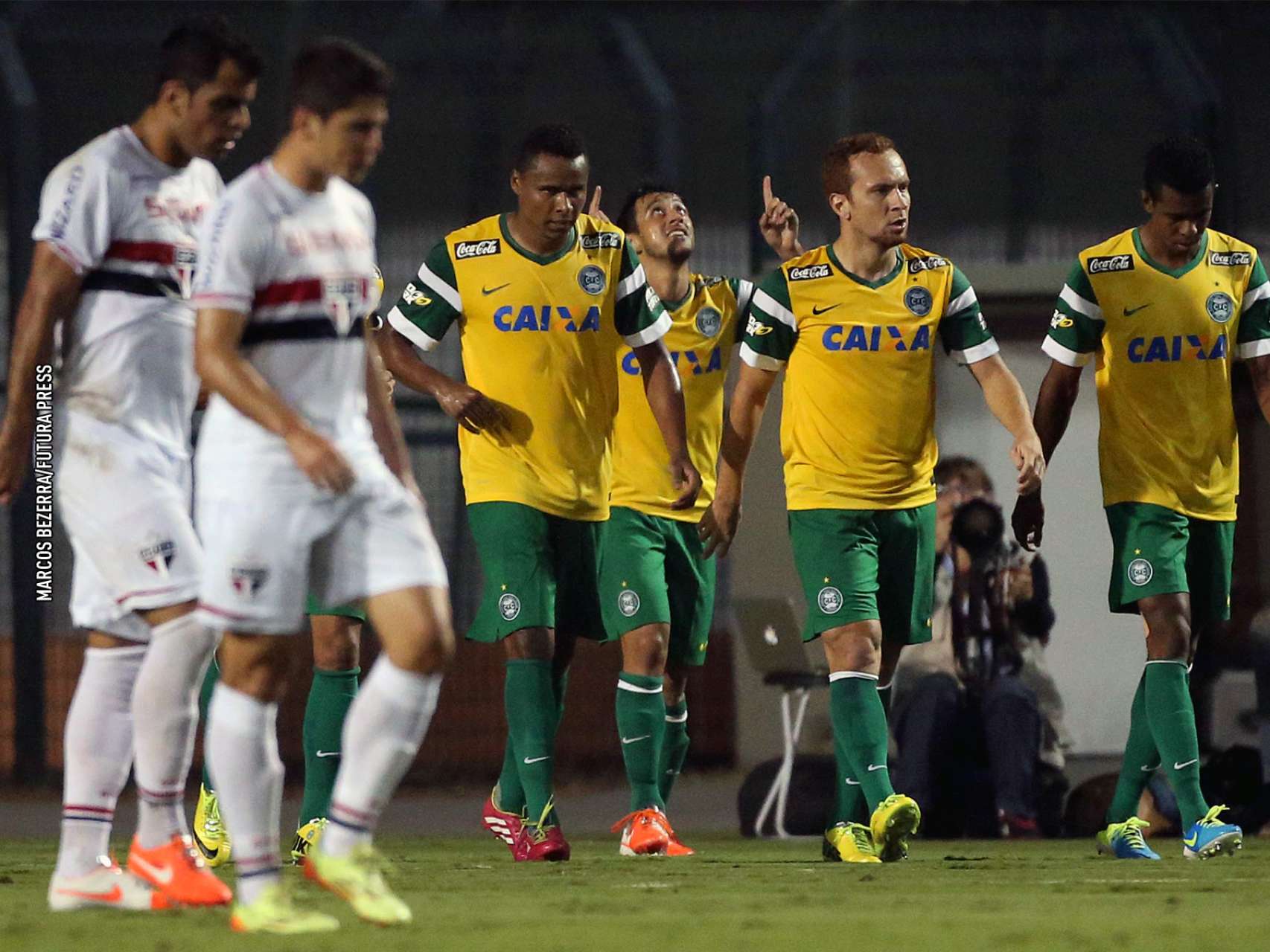 Coxa empata em S�o Paulo