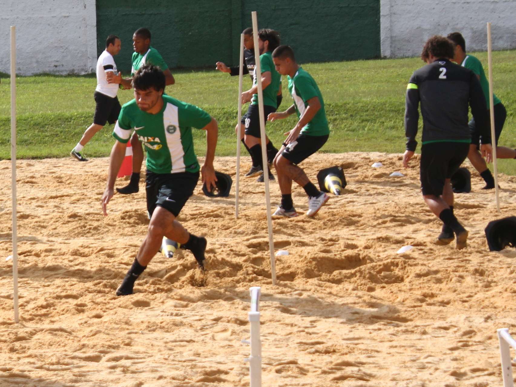 Coxa treina em dois per�odos
