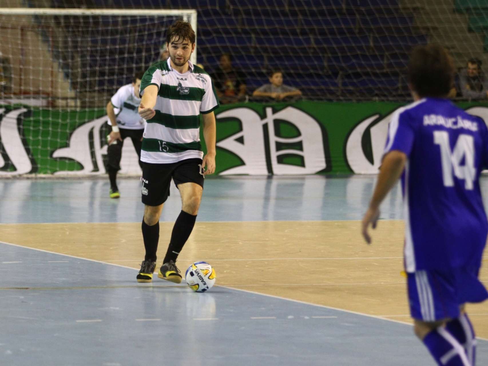 Coxa Futsal busca evolu��o at� estreia