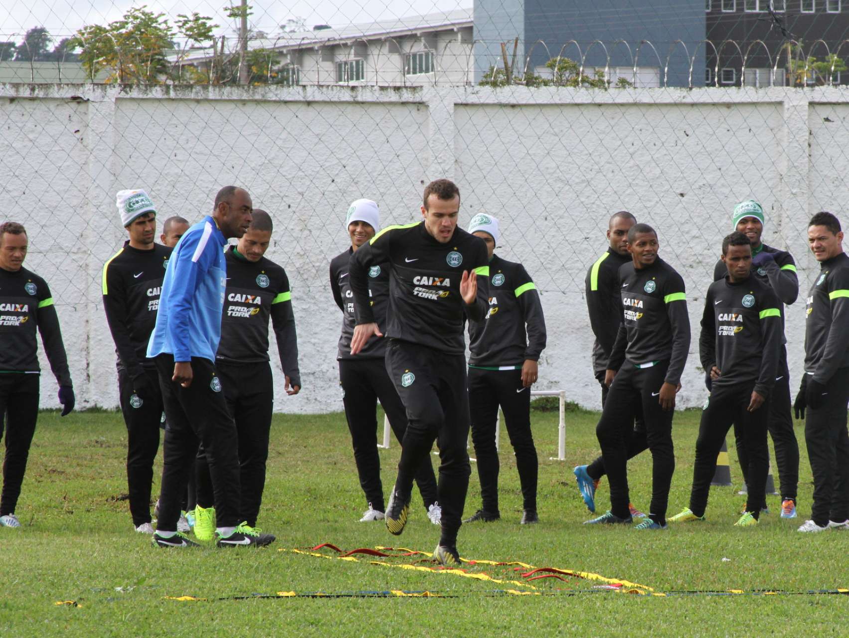 Coxa inicia semana 