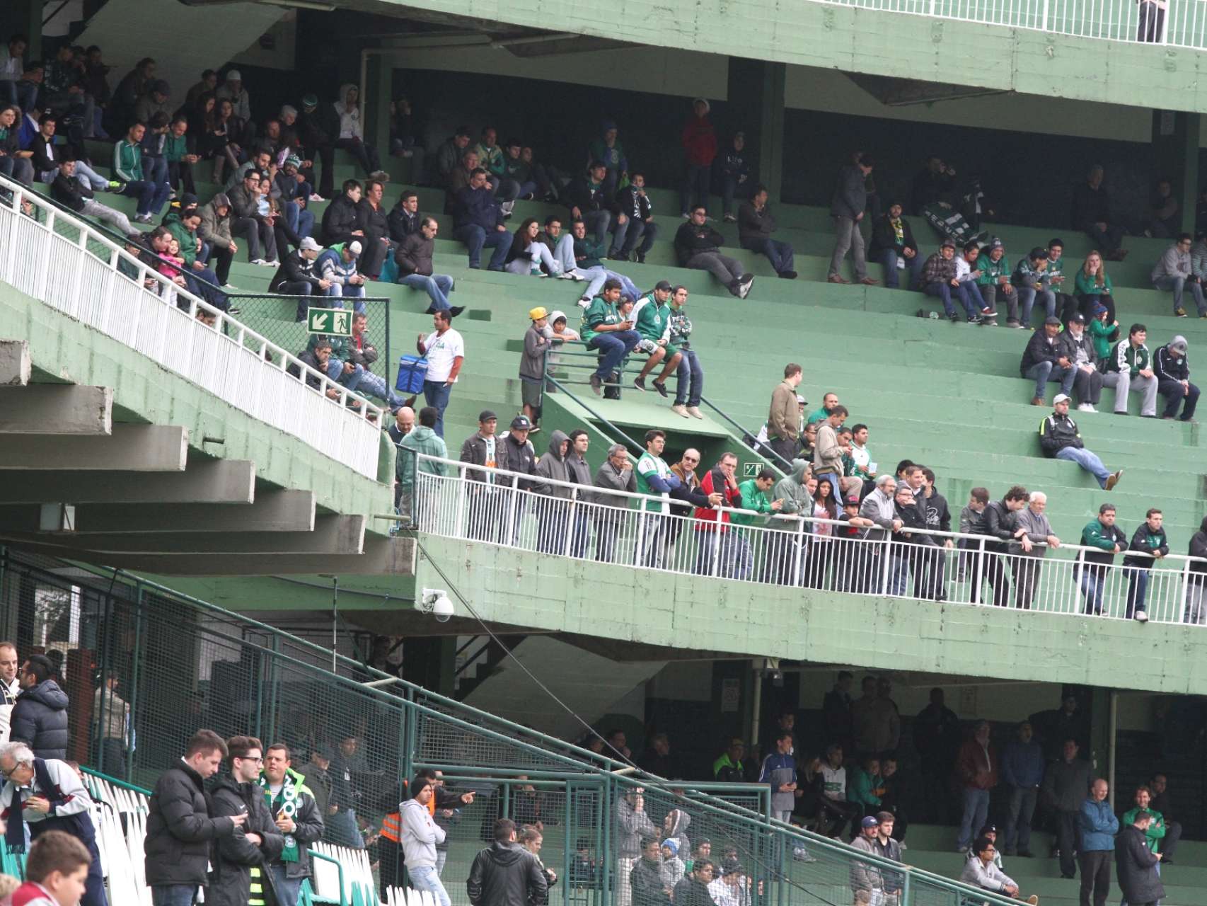 Torcida comparece ao treino
