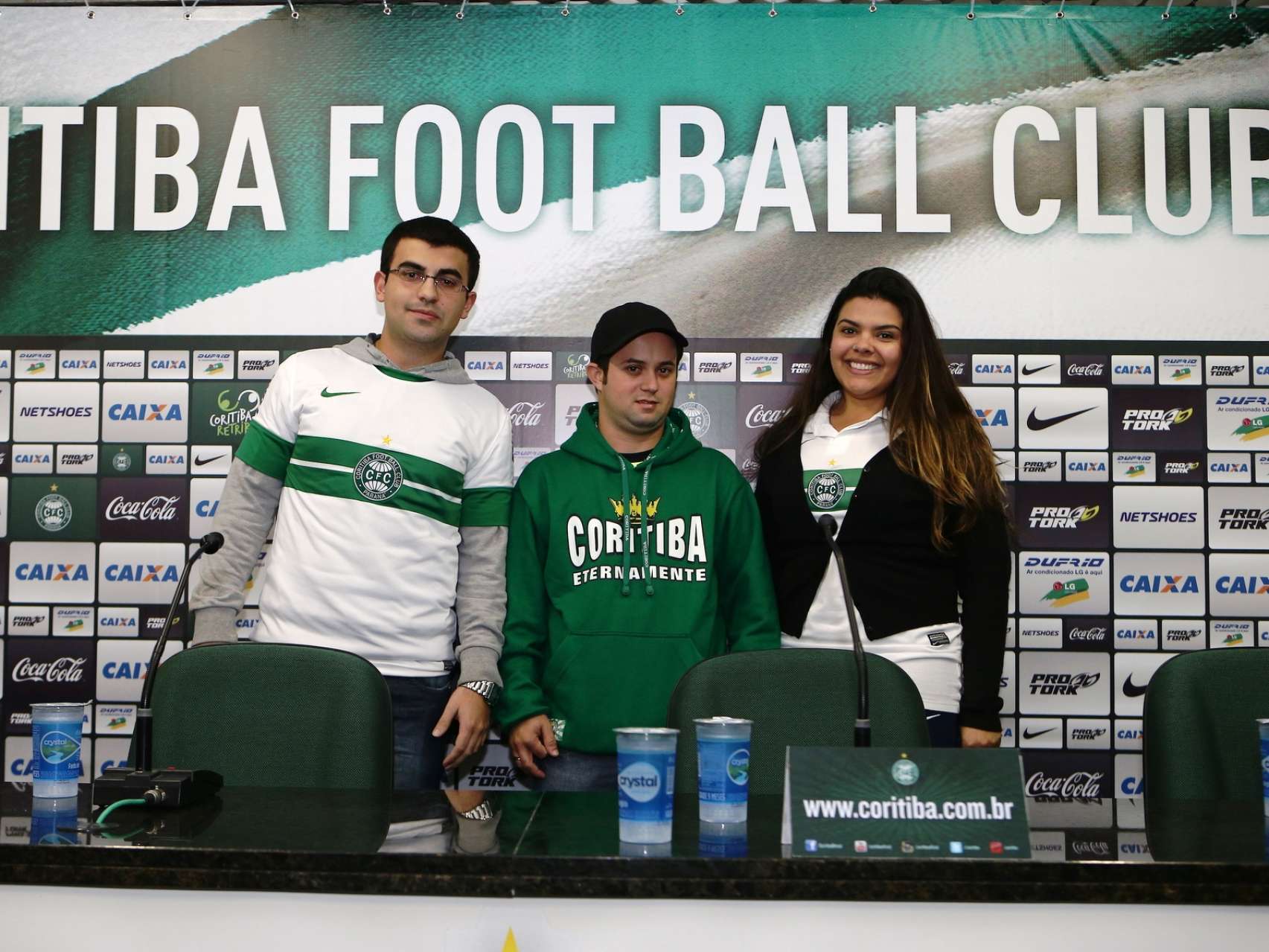 S�cios acompanham a coletiva