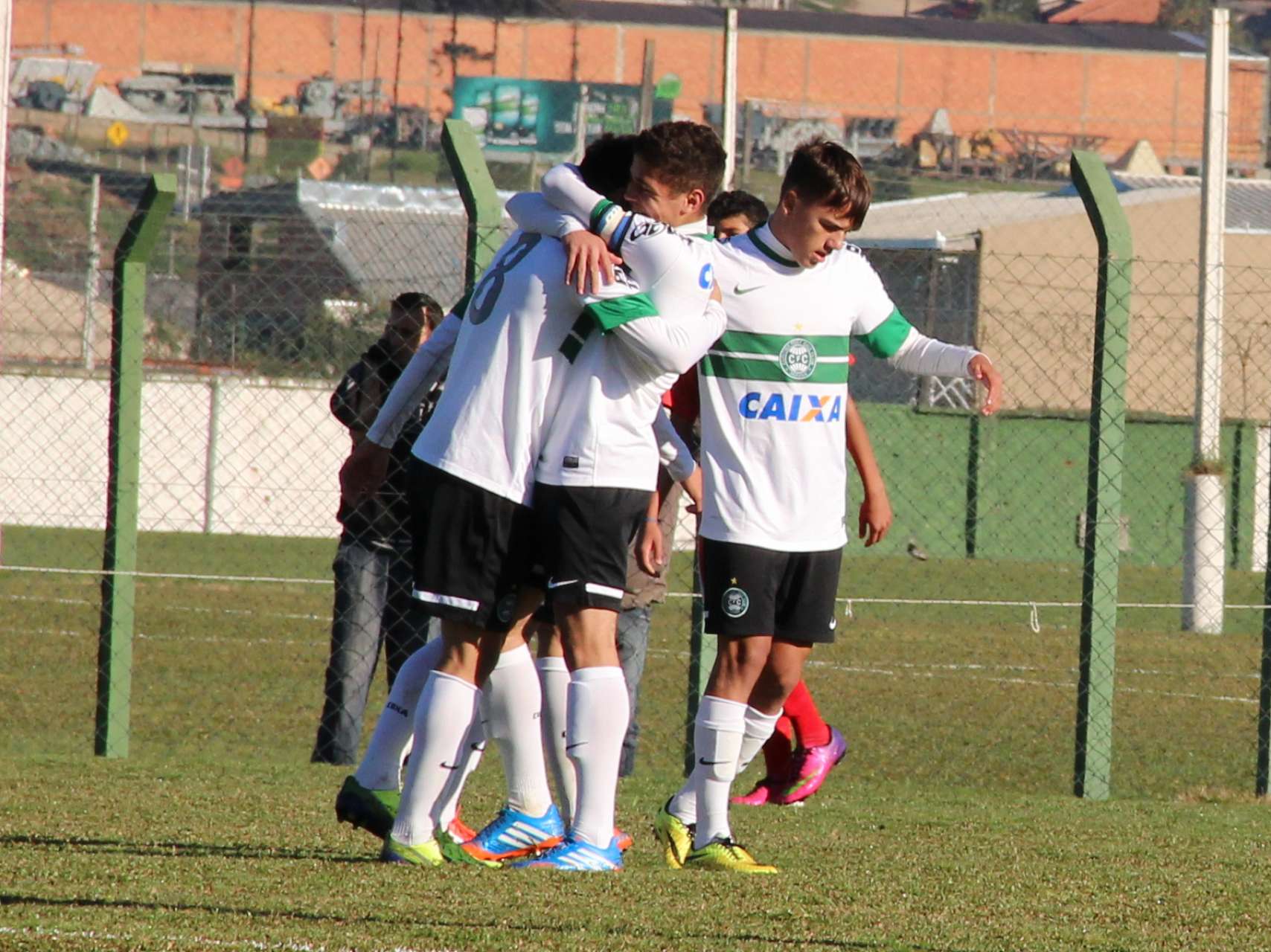 Bom come�o