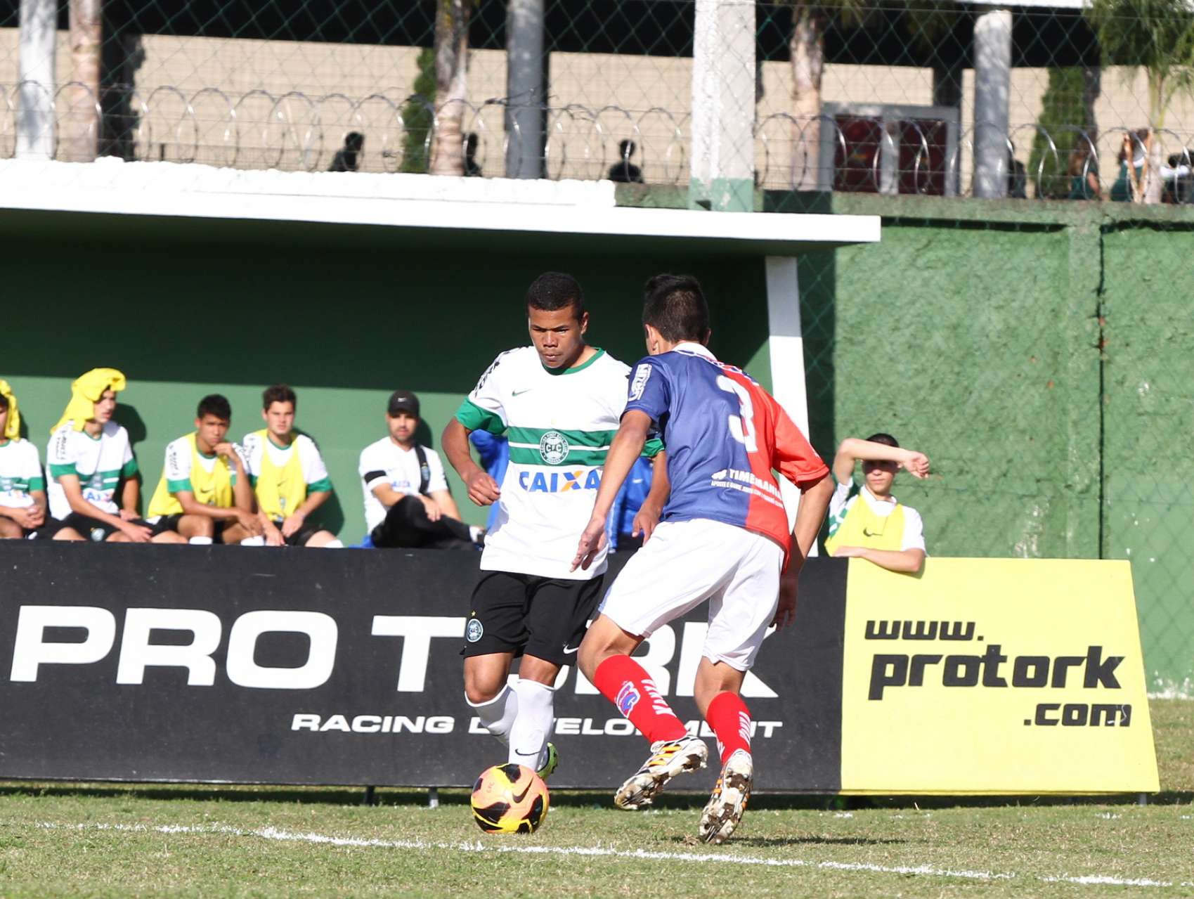 Sub-18 est� na final do estadual