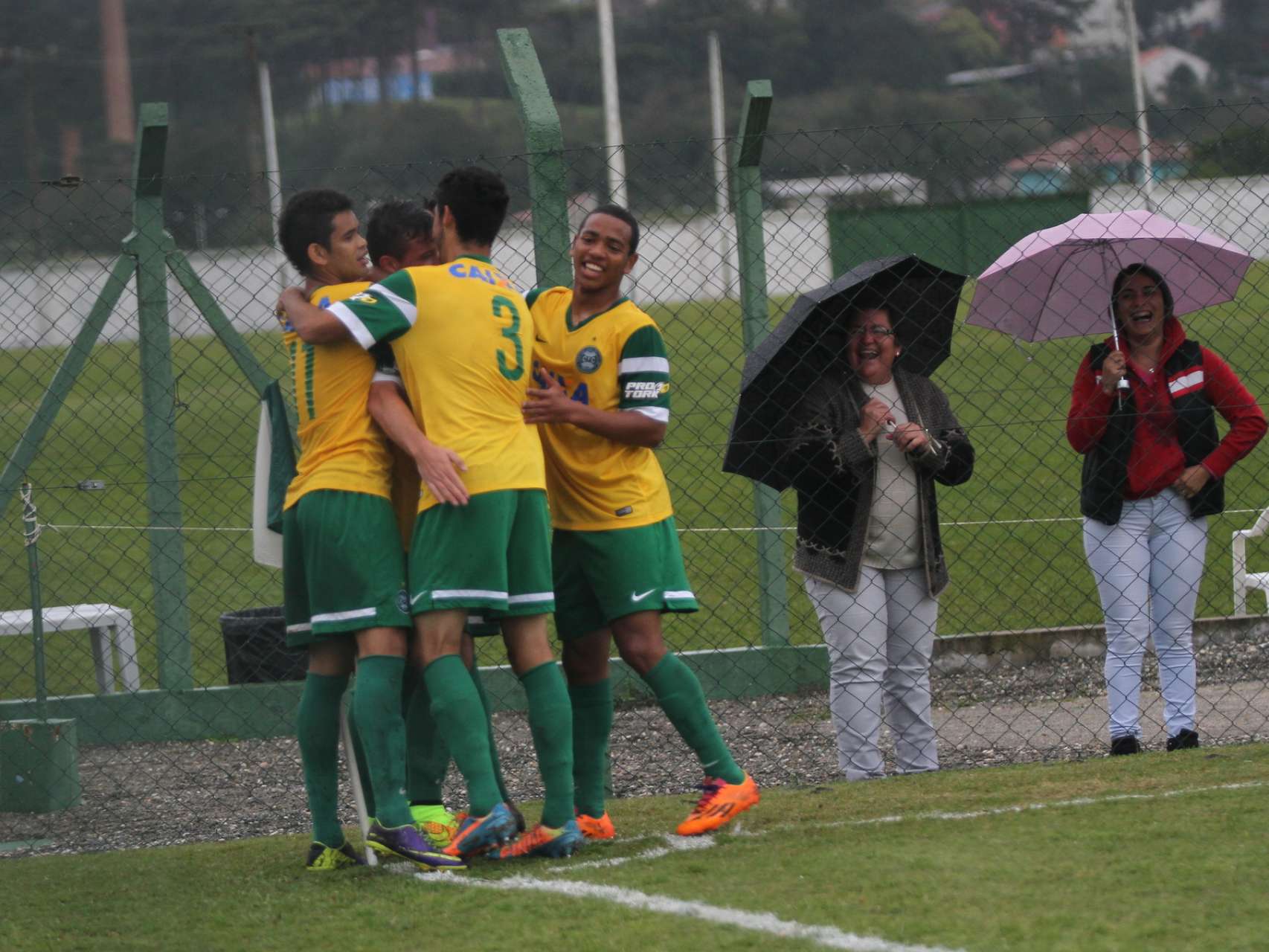 Coxa vence Para-Tiba