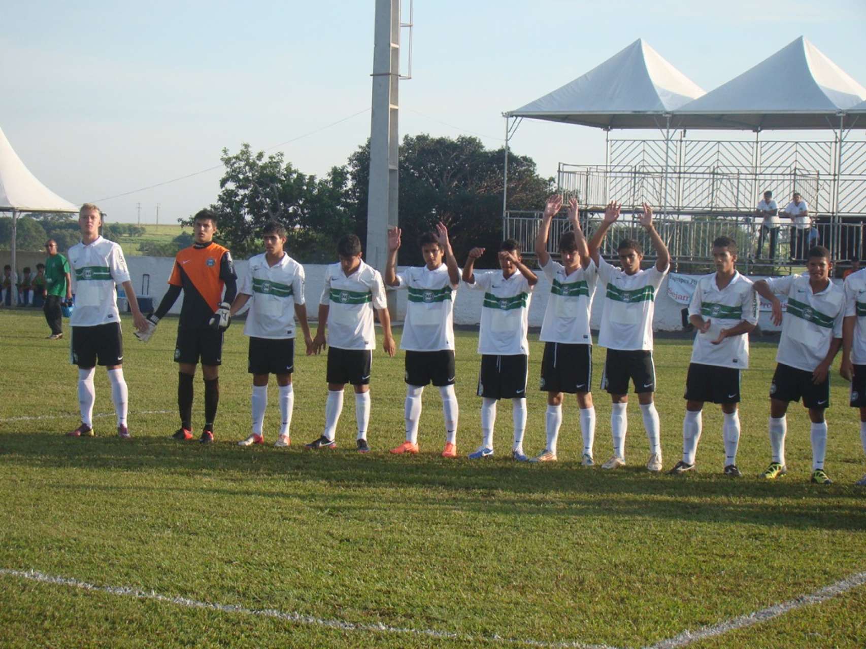 Coxa Sub-17 vai para a It�lia