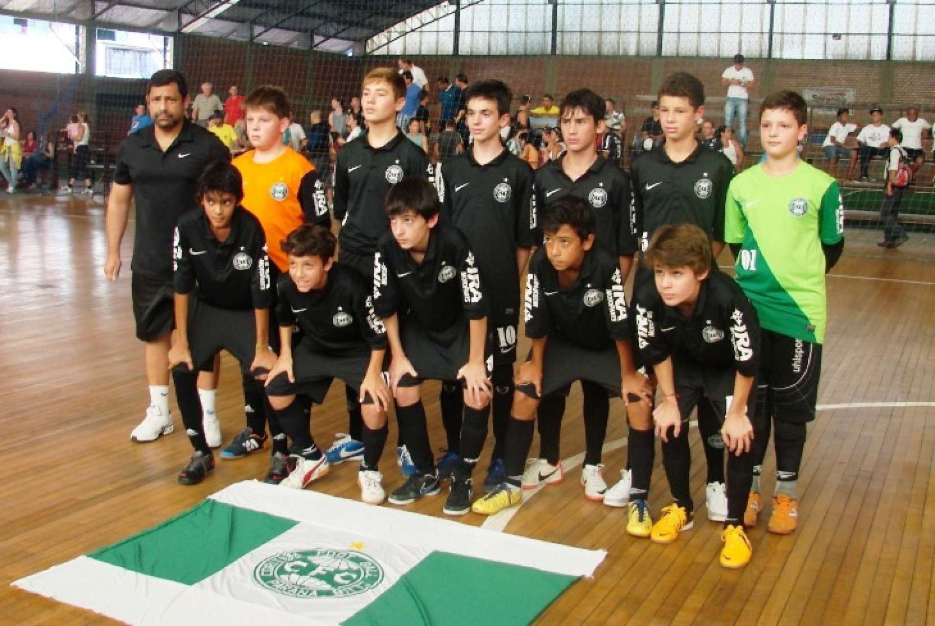 No futsal, Coxa Sub-13 goleia e conquista a Ta�a Curitiba