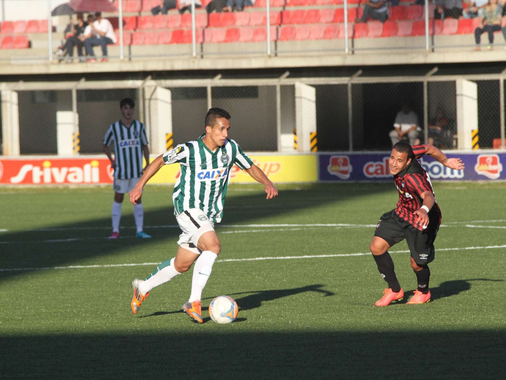 Sub-18 sofre rev�s
