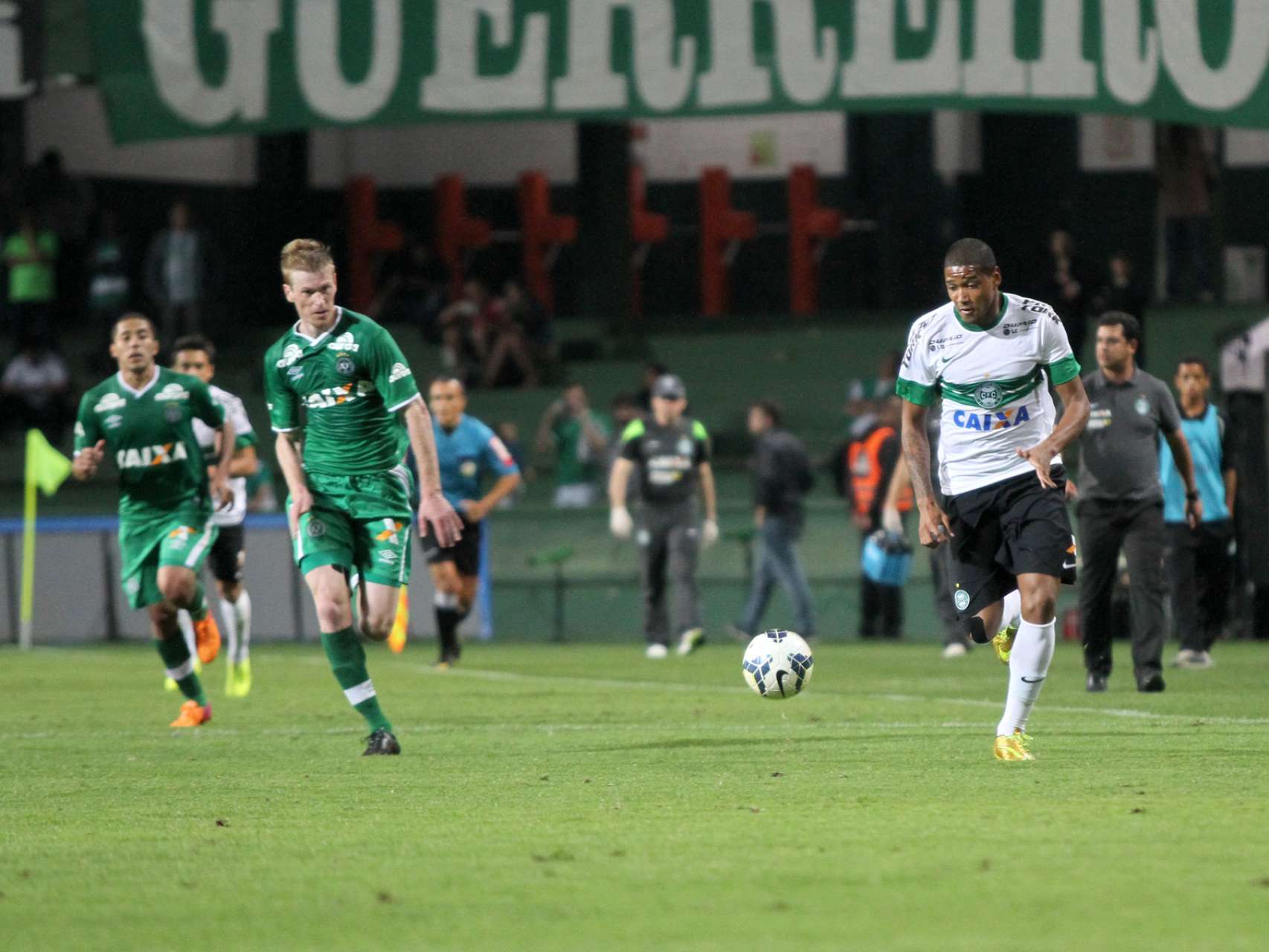 Douglas estreia no Alto da Gl�ria