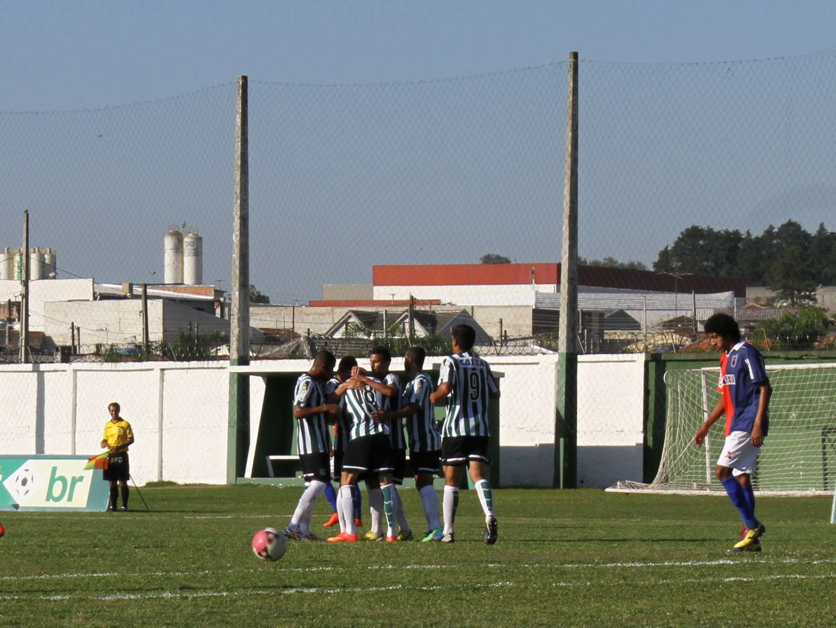 Vit�ria no cl�ssico