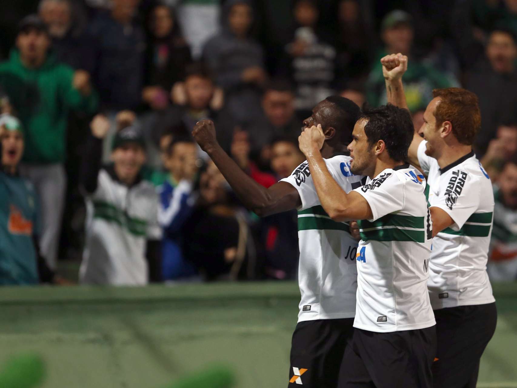 Coxa vence S�o Paulo