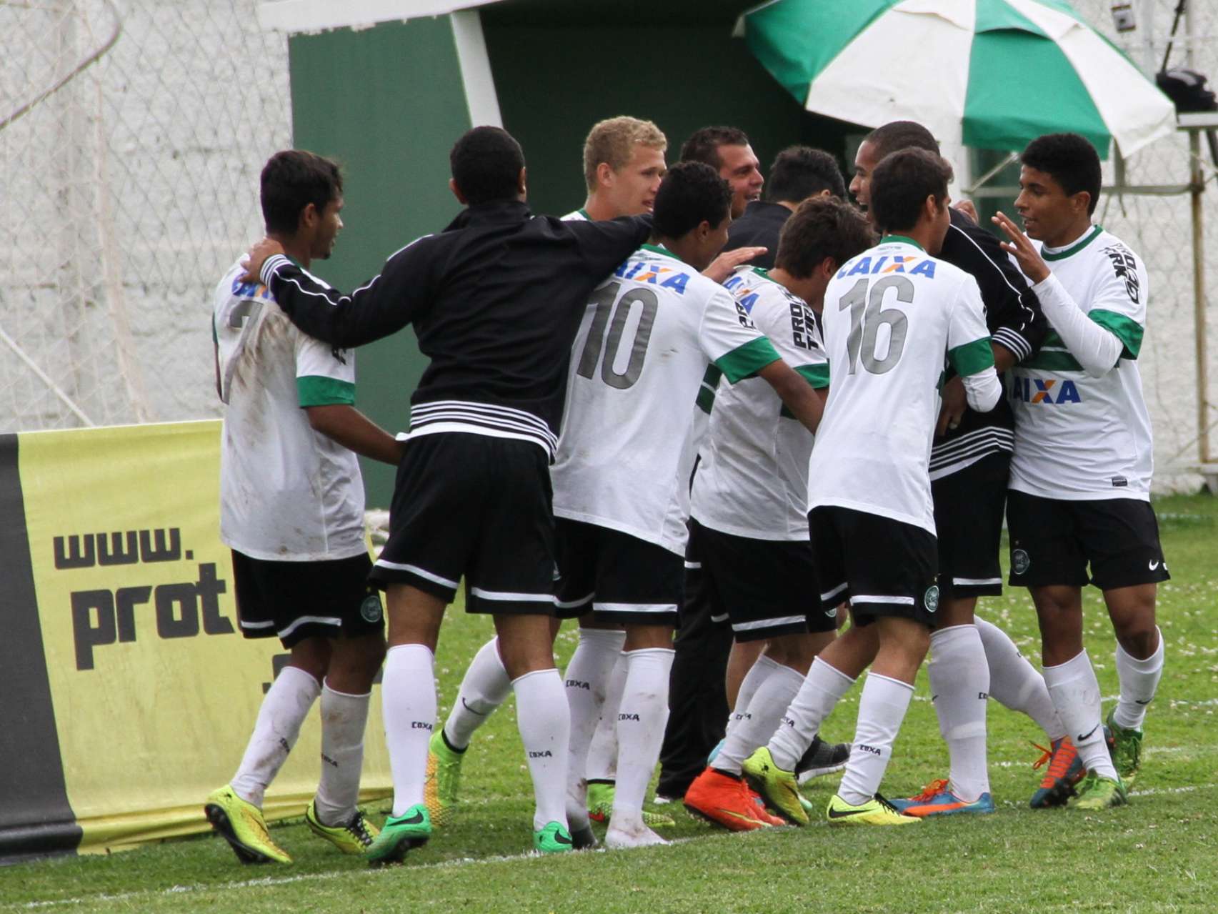 Vit�rias no cl�ssico Para-Tiba