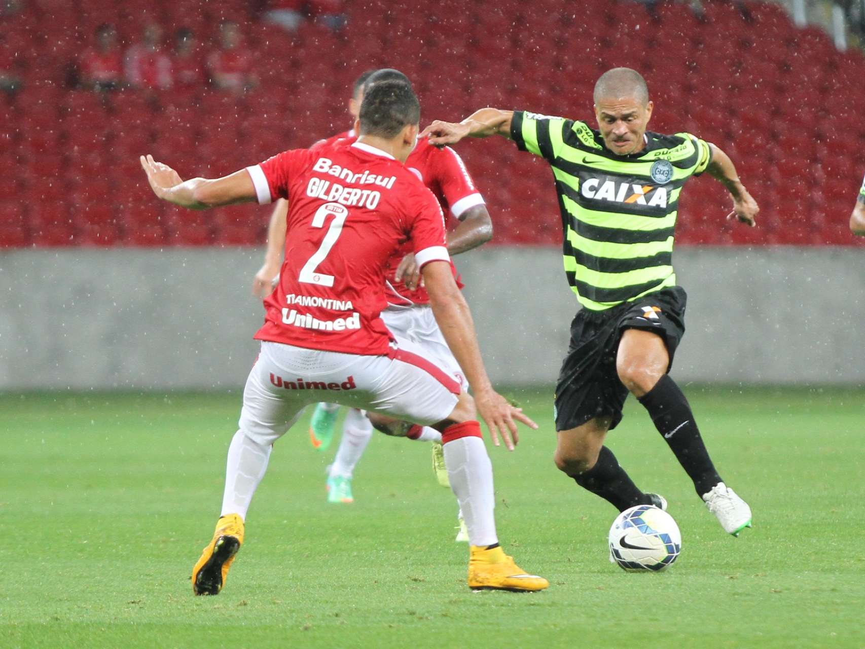 Coxa sofre derrota