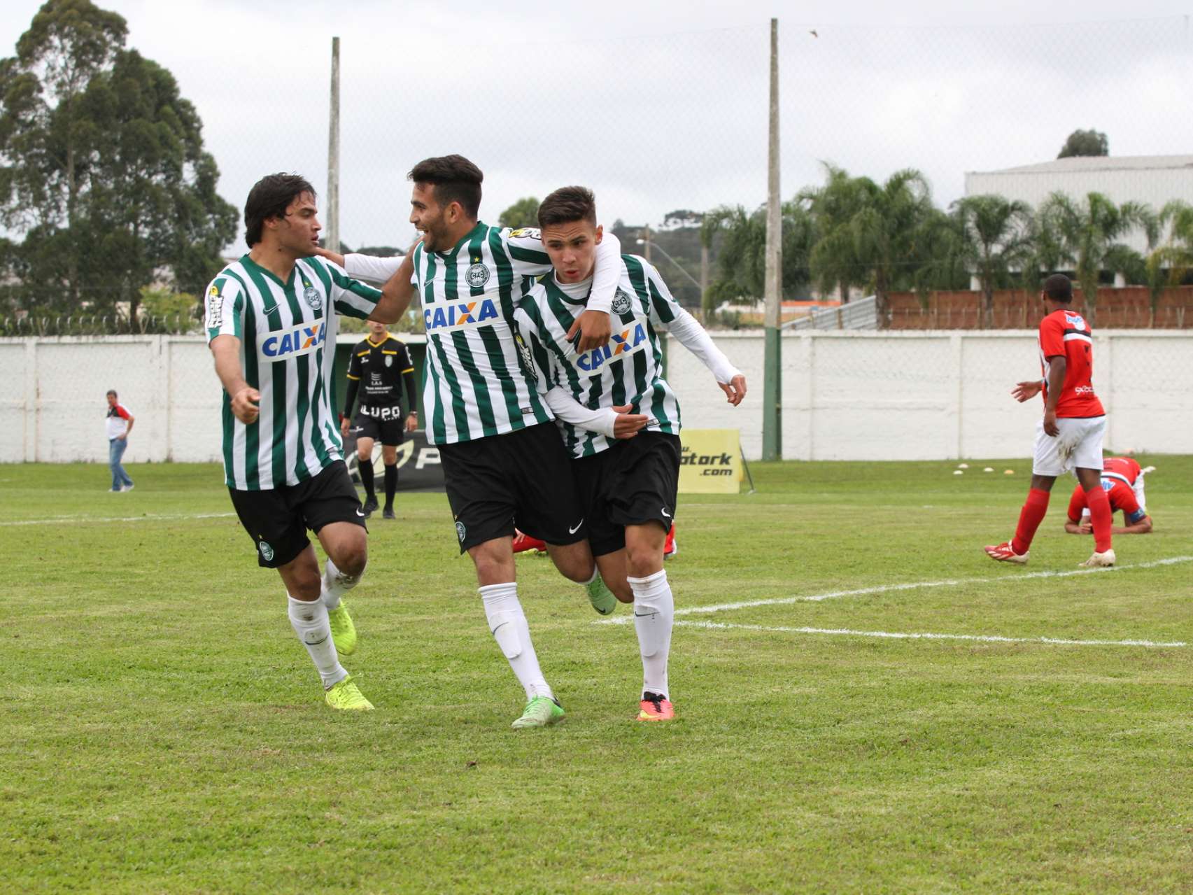 Coxa vence no estadual Sub-20