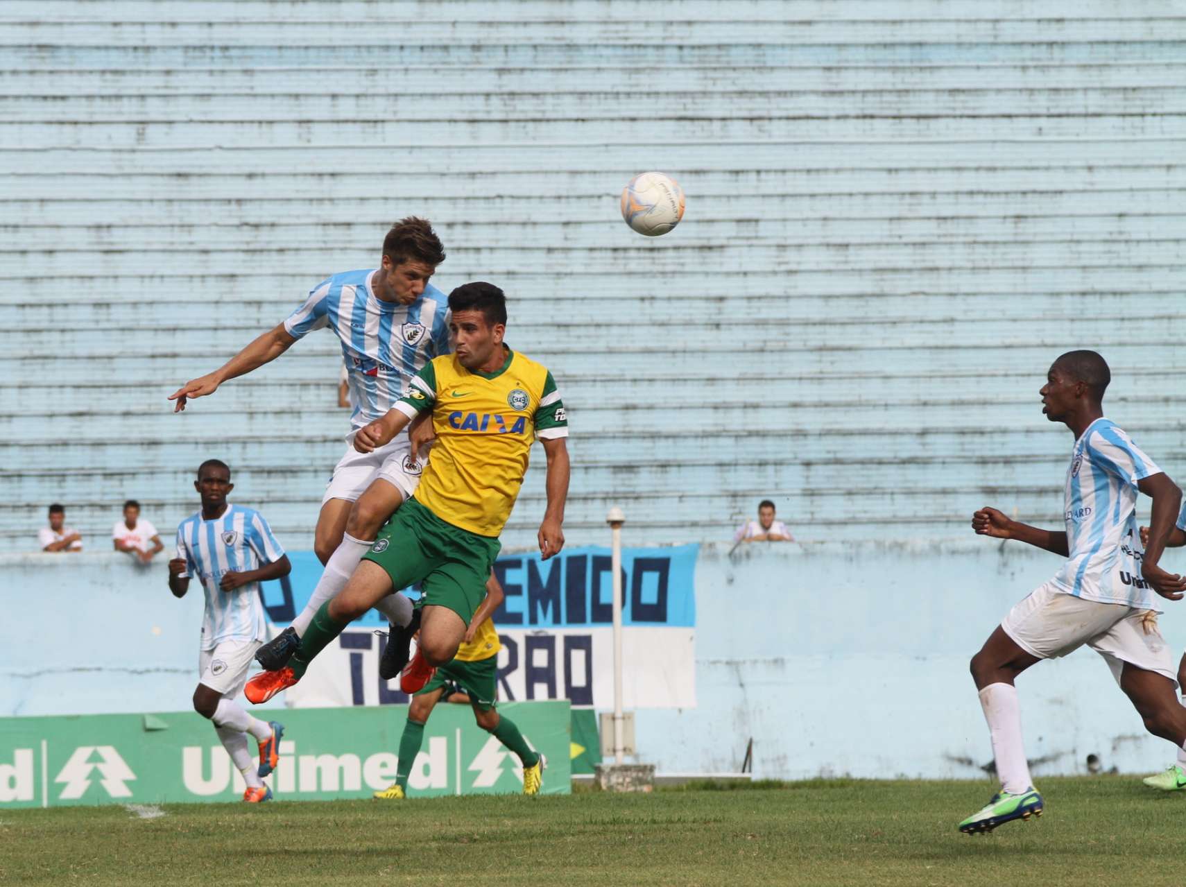 Coxa � derrotado no Sub-20