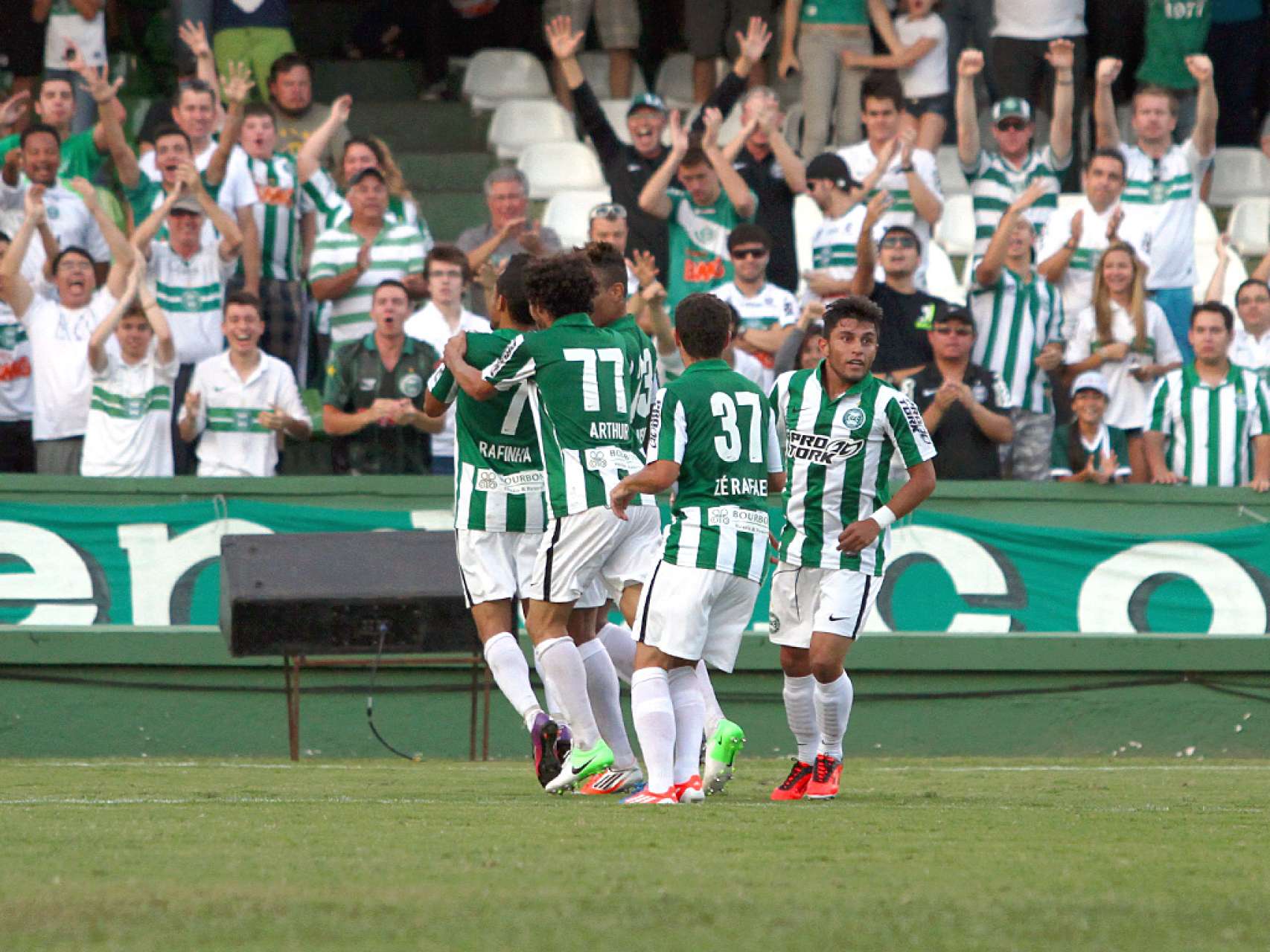 Coxa vence o Arapongas