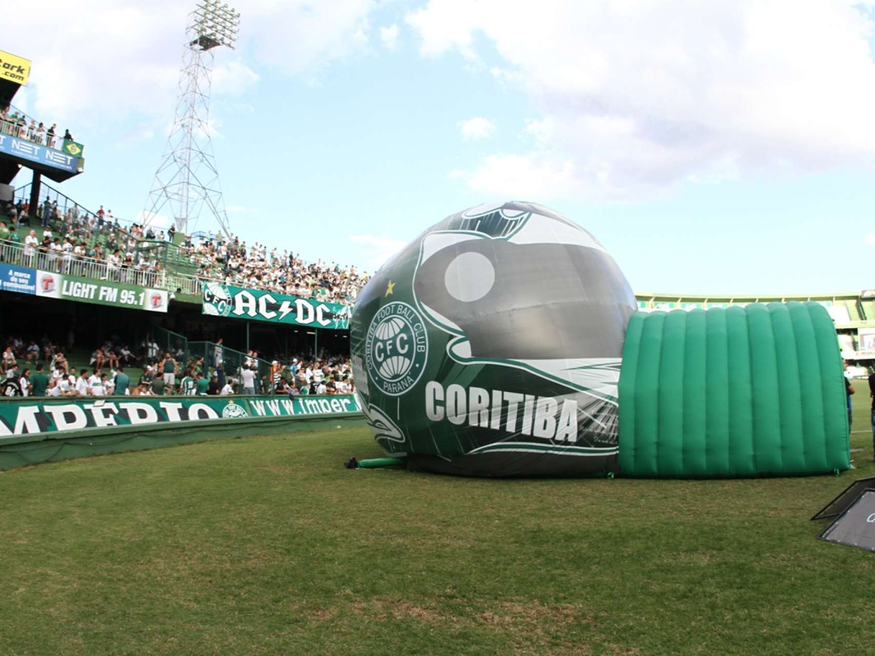 Novos t�neis infl�veis nos jogos do Couto Pereira