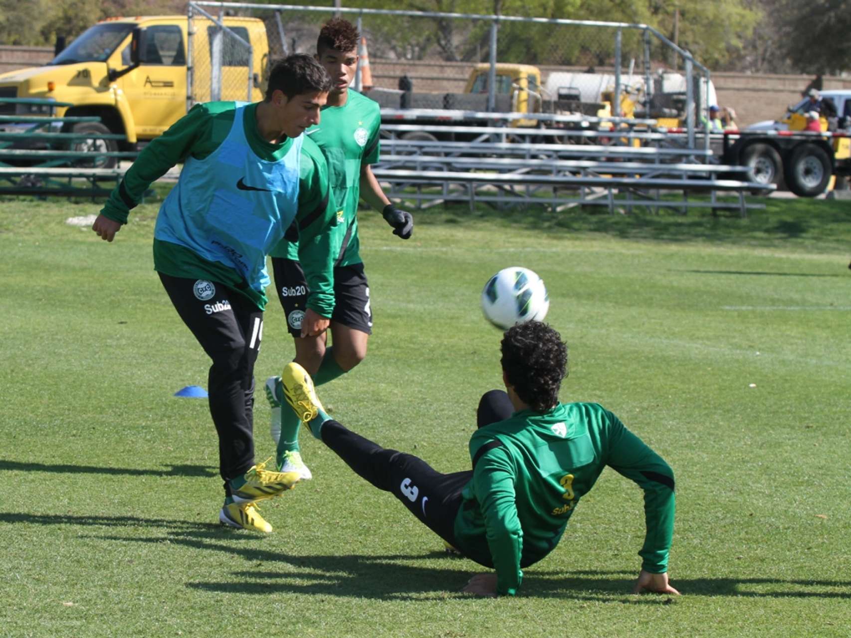 Coxa Sub-19 tem decis�o em Dallas
