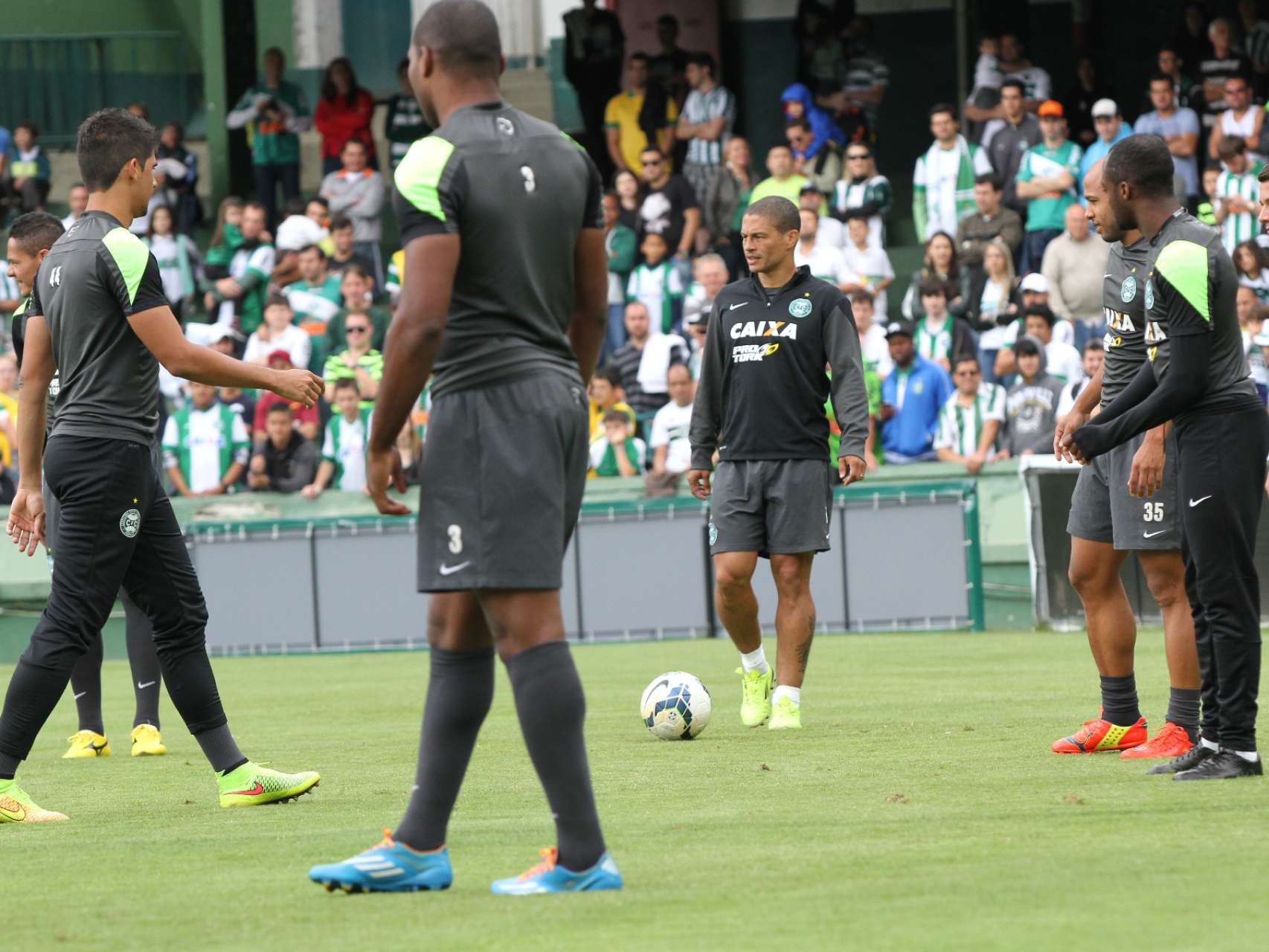 Fotos do treino com torcida