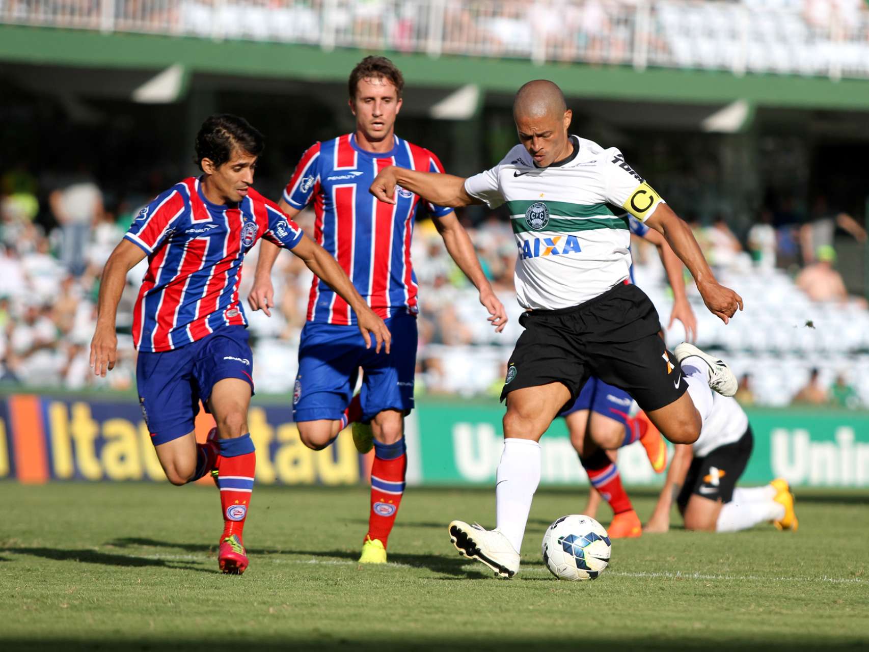 Coritiba e Bahia pela 43� vez