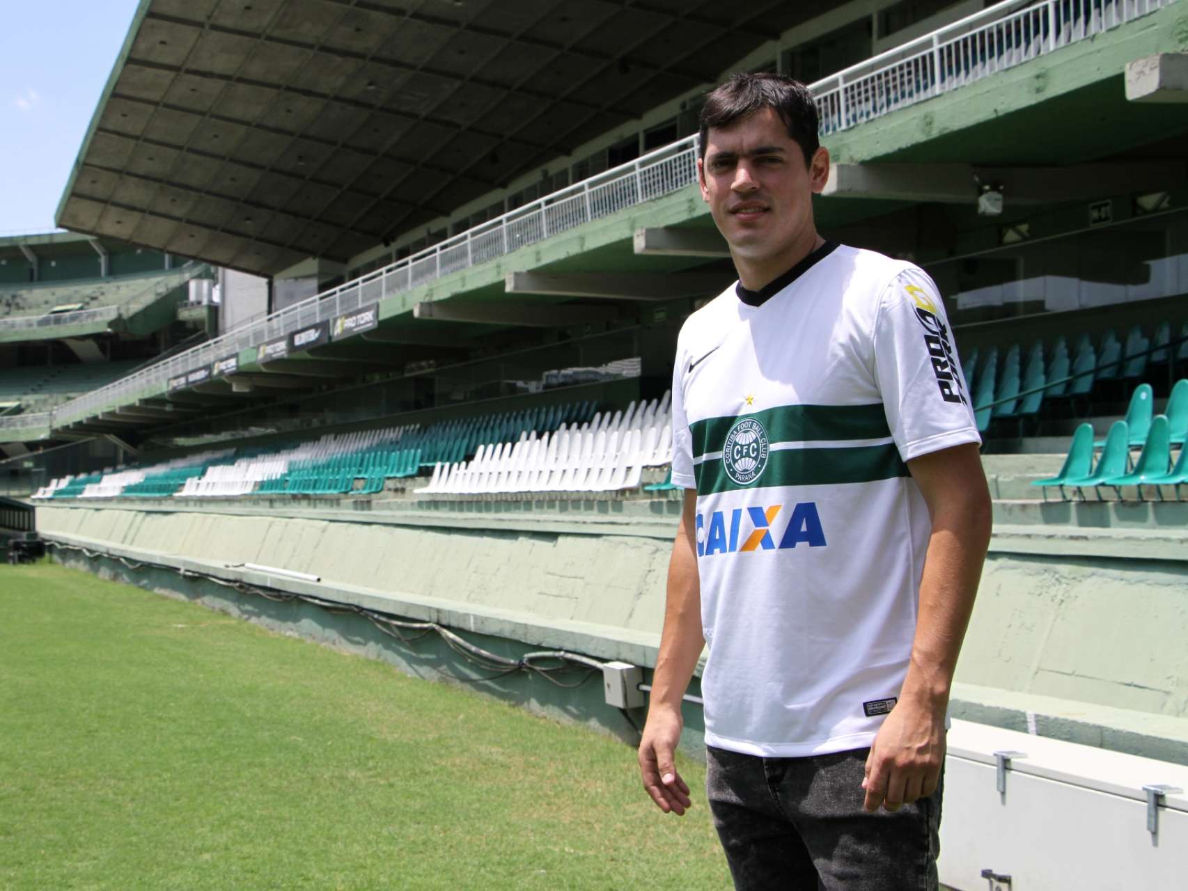 �Bienvenido, Lucho C�ceres!