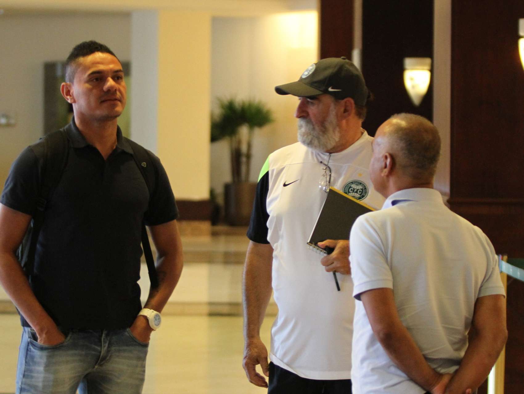 H�lder chega ao Coxa