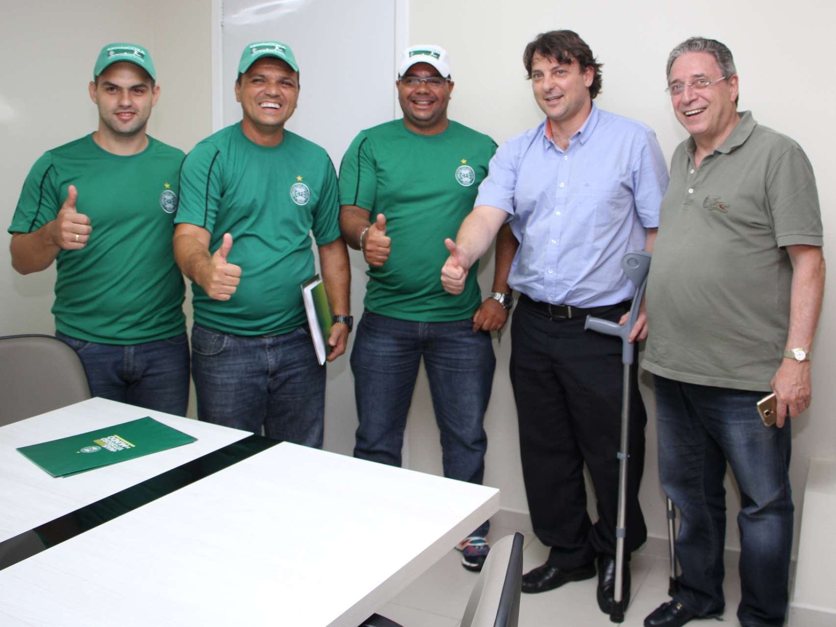 Escola Coxa em Goioer�