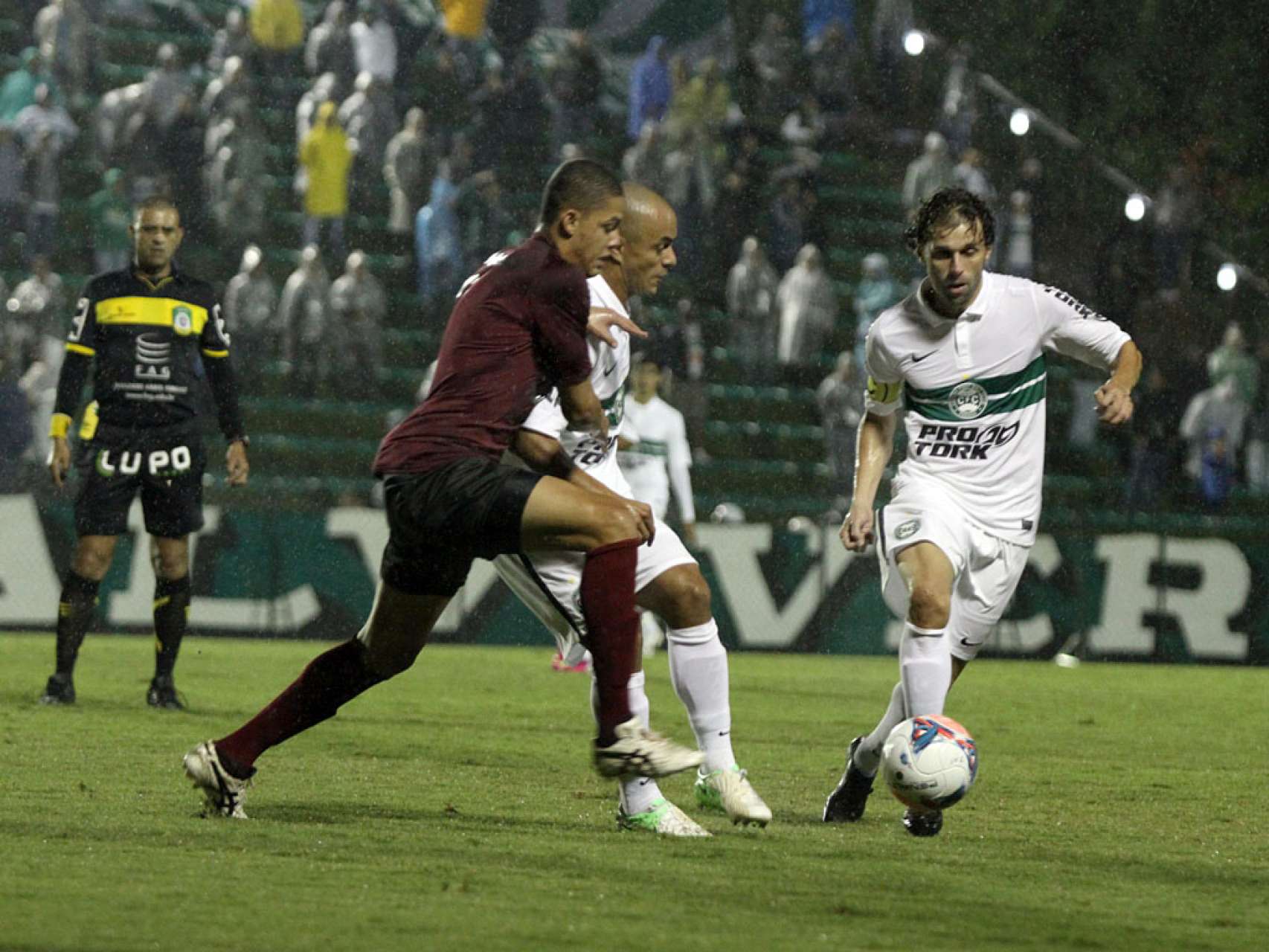 Marquinhos valoriza elenco alviverde
