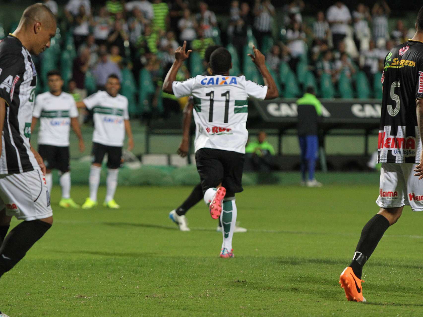 Fotos: Coxa x Oper�rio