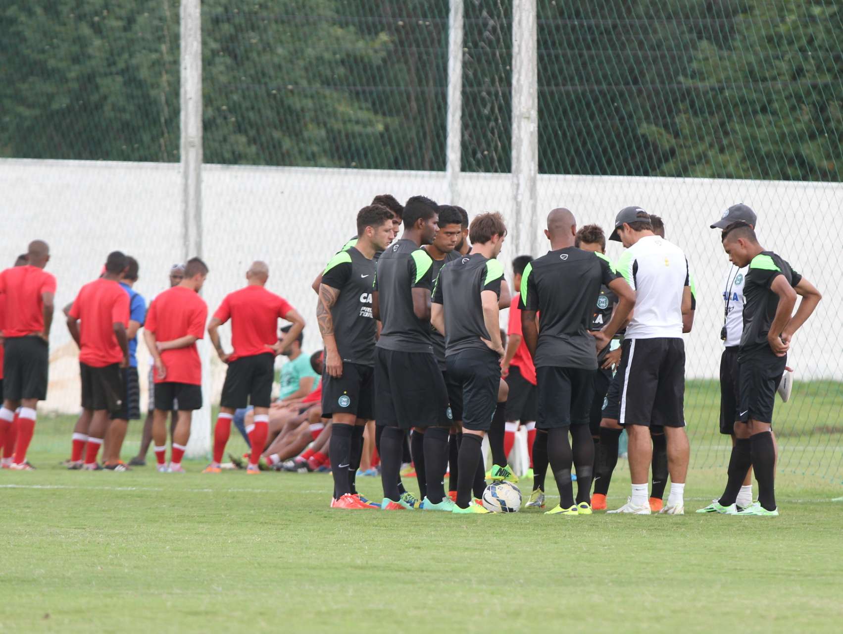 Coxa Sub-23 vence jogo-treino no CT