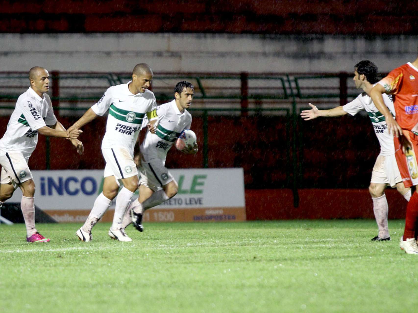 Fotos: Paranava� 2x2 Coritiba