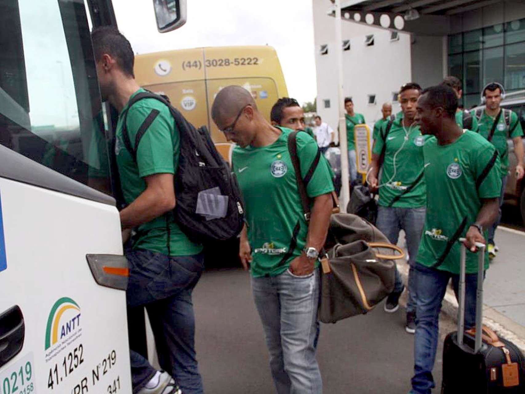 Delega��o chega em Maring�