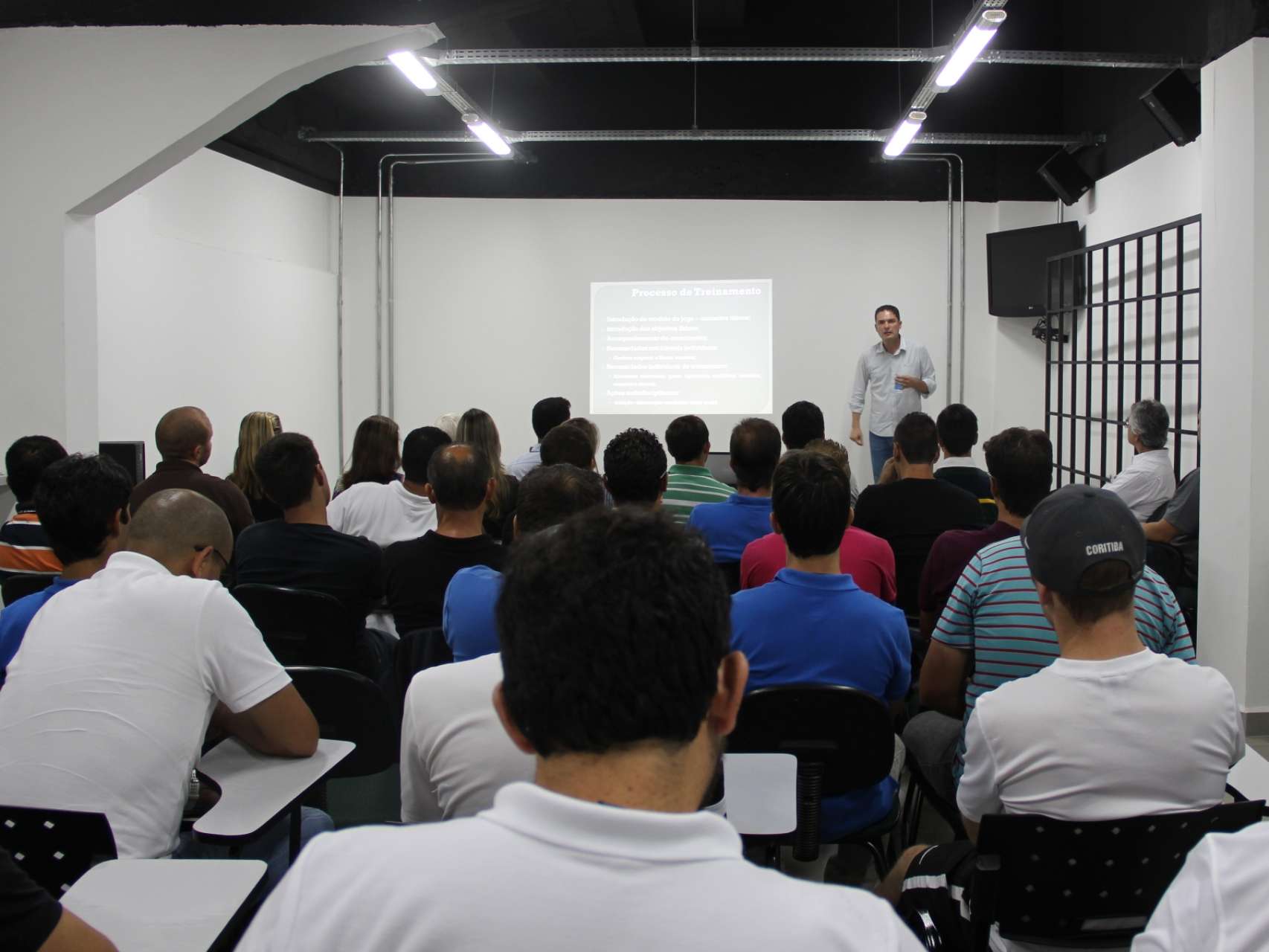 Categorias de base em foco