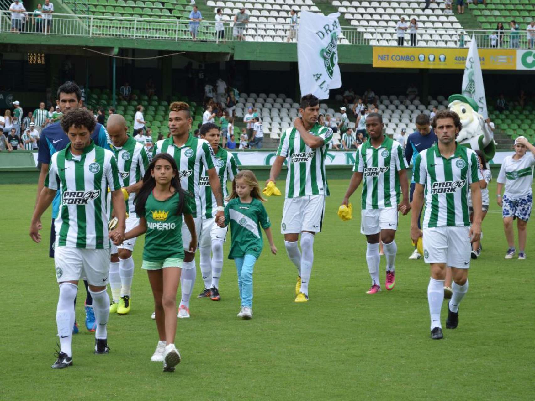 Fotos: Mascotinhas Coritiba x Oper�rio