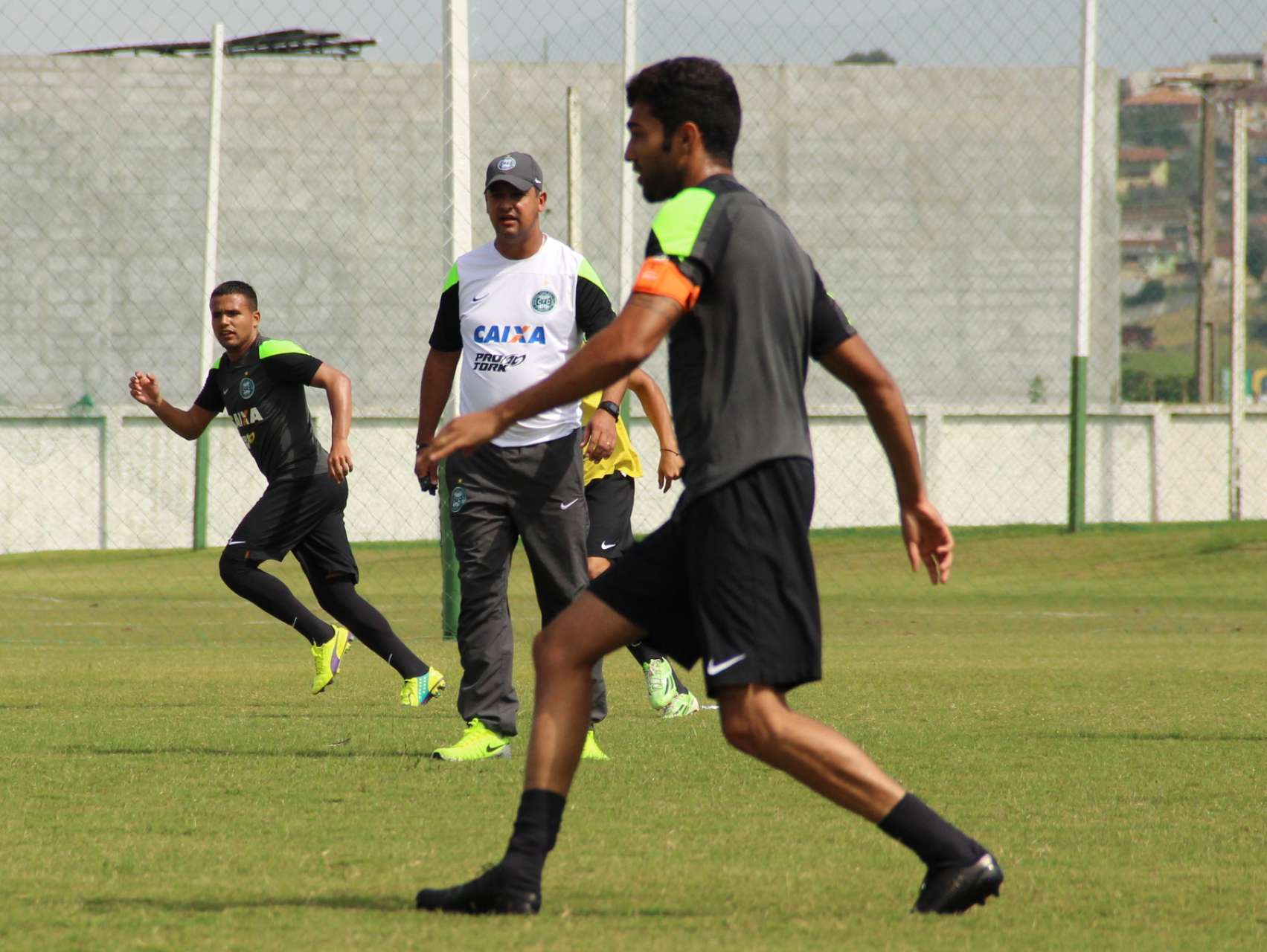 Treino intenso no CT