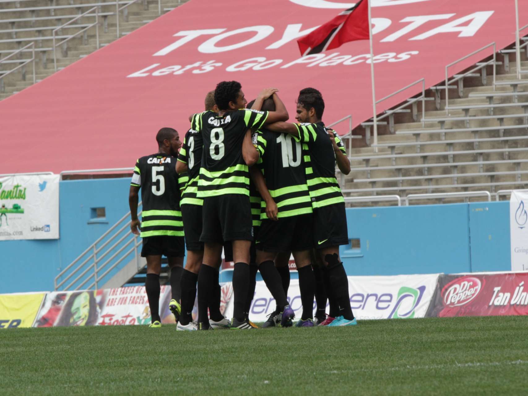 Goleada de gente grande