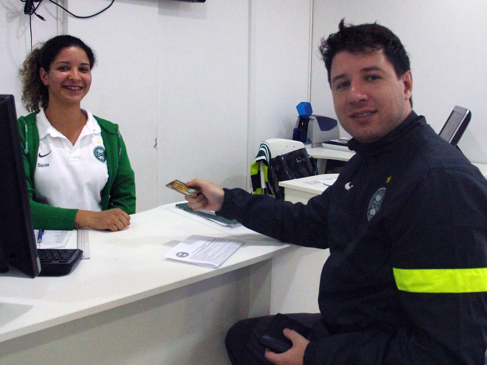 �Vale a pena ser s�cio!�