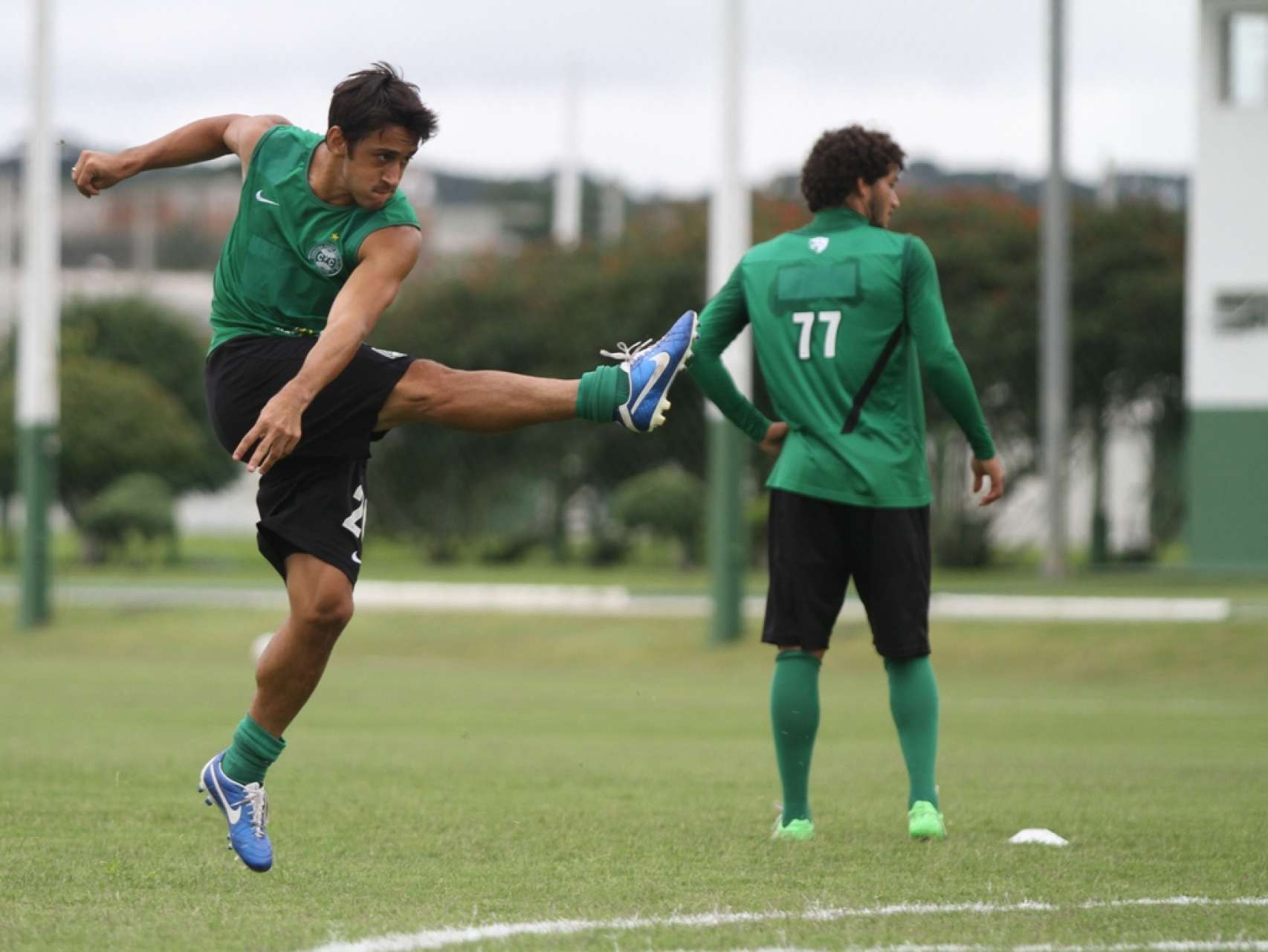 Equipe alviverde treina em dois per�odos no CT da Graciosa