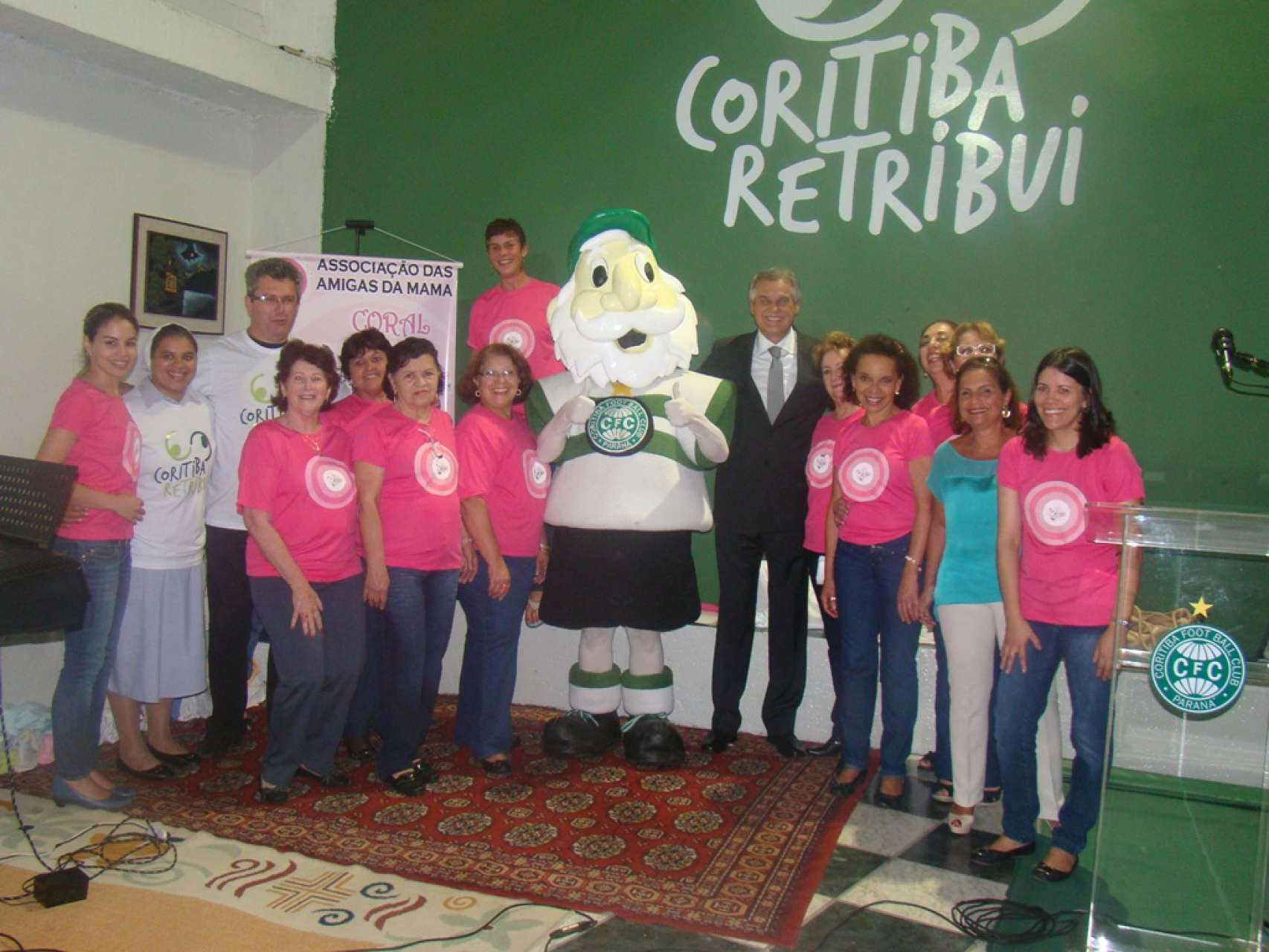 Bazar do Coritiba Retribui movimenta o Alto da Gl�ria