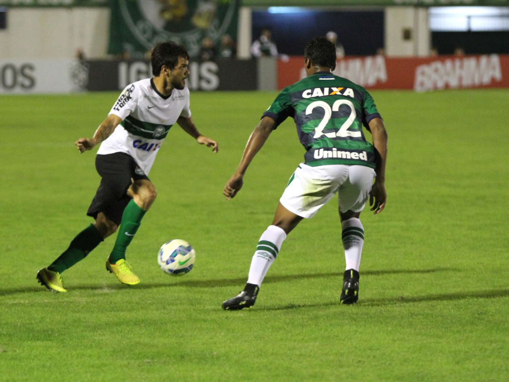 Coxa sofre rev�s