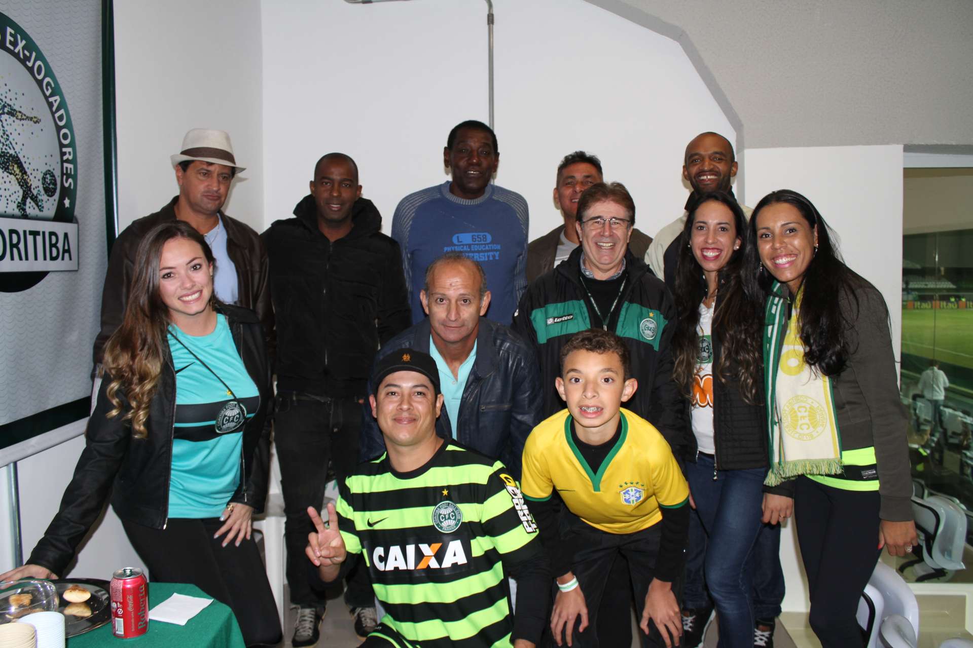 Jogo ao lado de �dolos