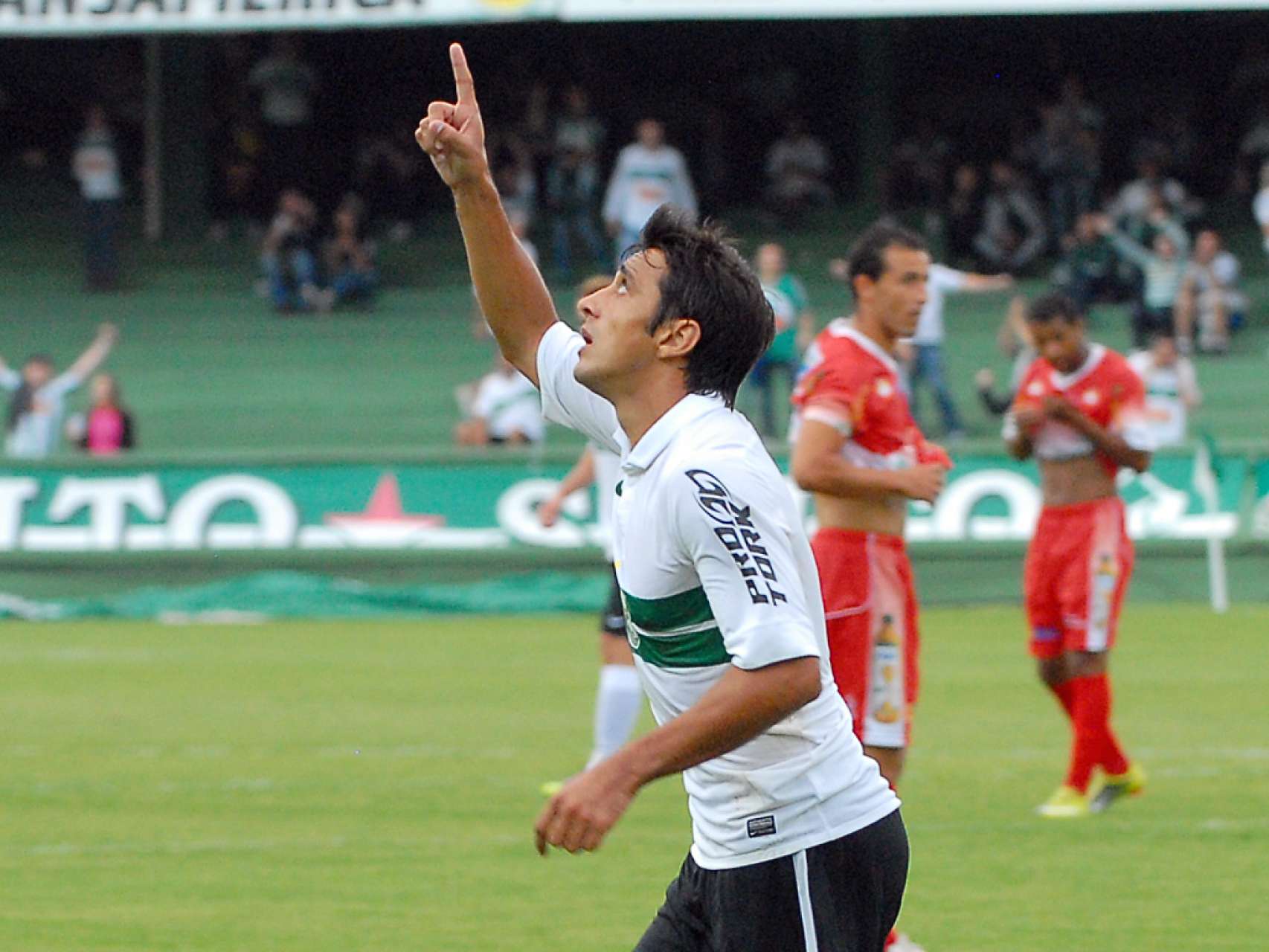 Robinho comemora boa fase no Coritiba